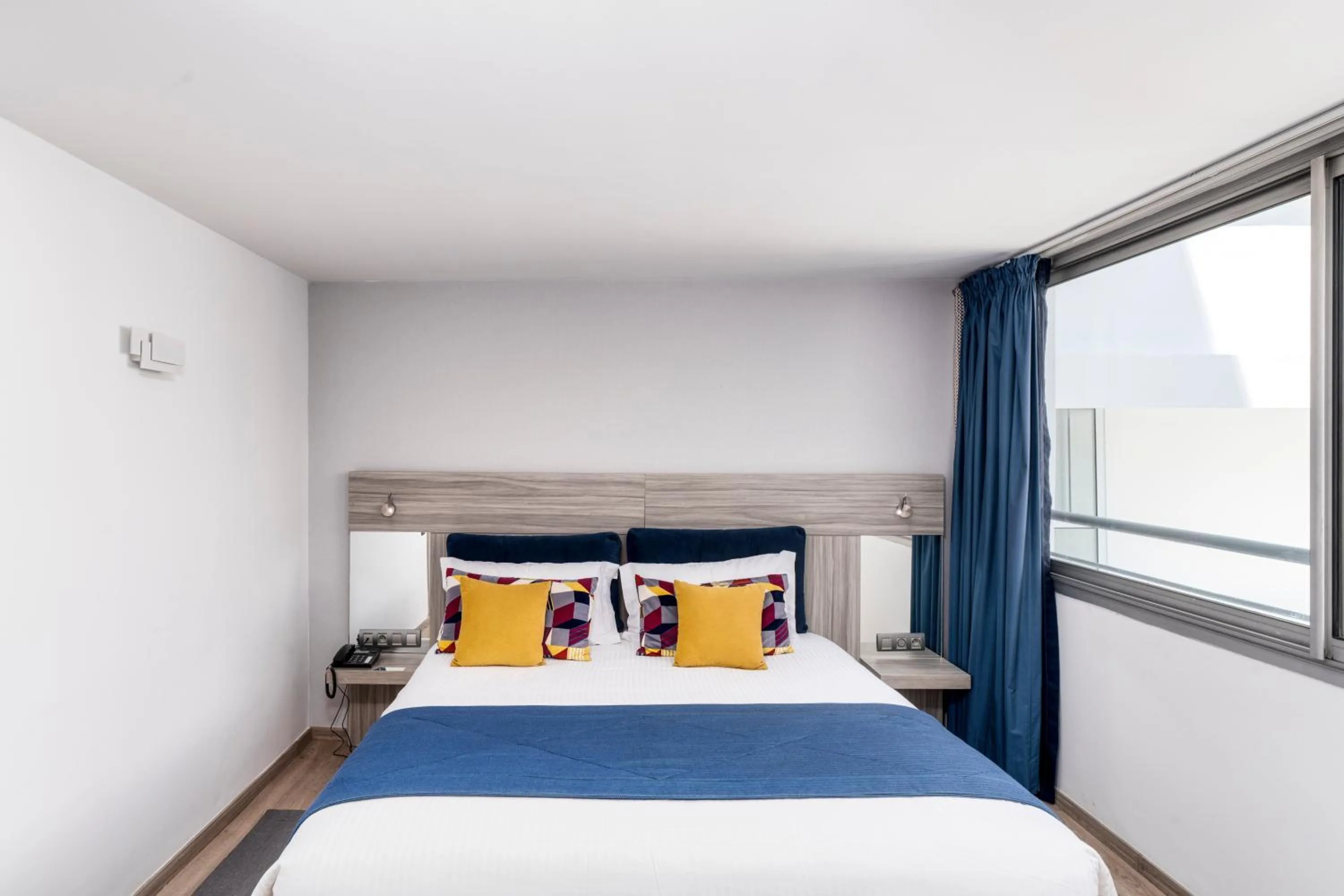 Bedroom, Bed in Marina Bay City Center