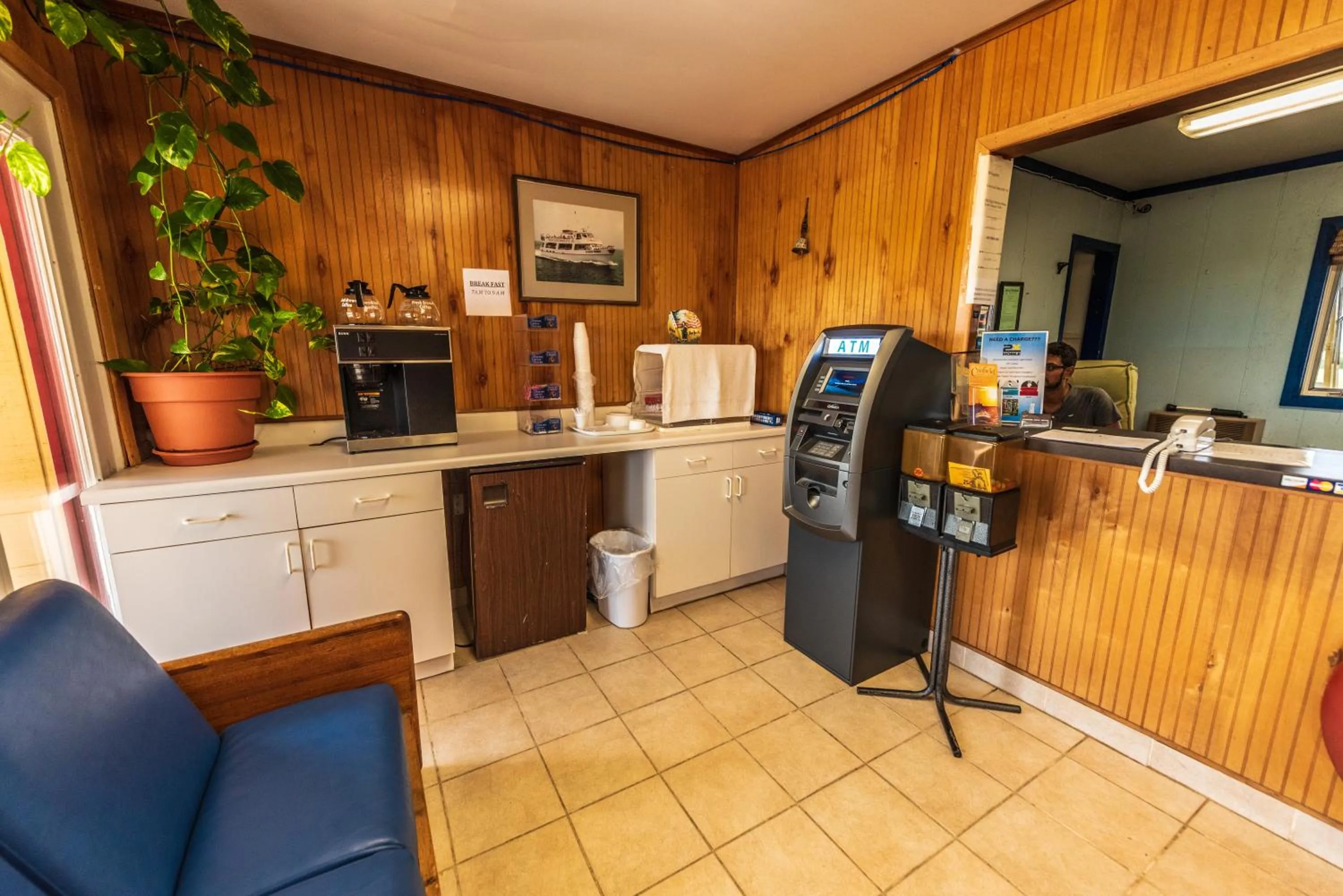 Breakfast in Rodeway Inn at Somers Cove Marina