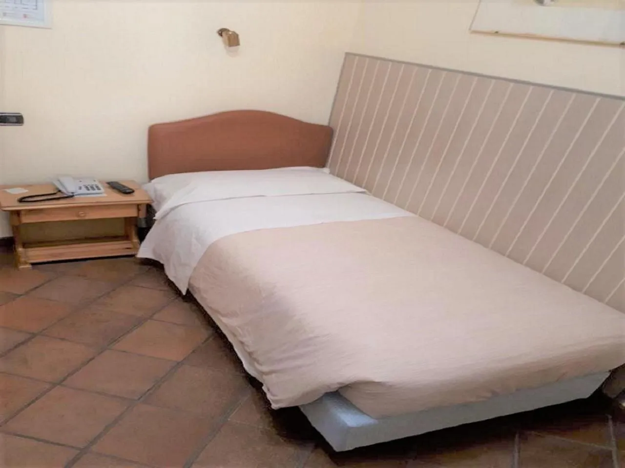 Bed in Hotel Croce Di Malta