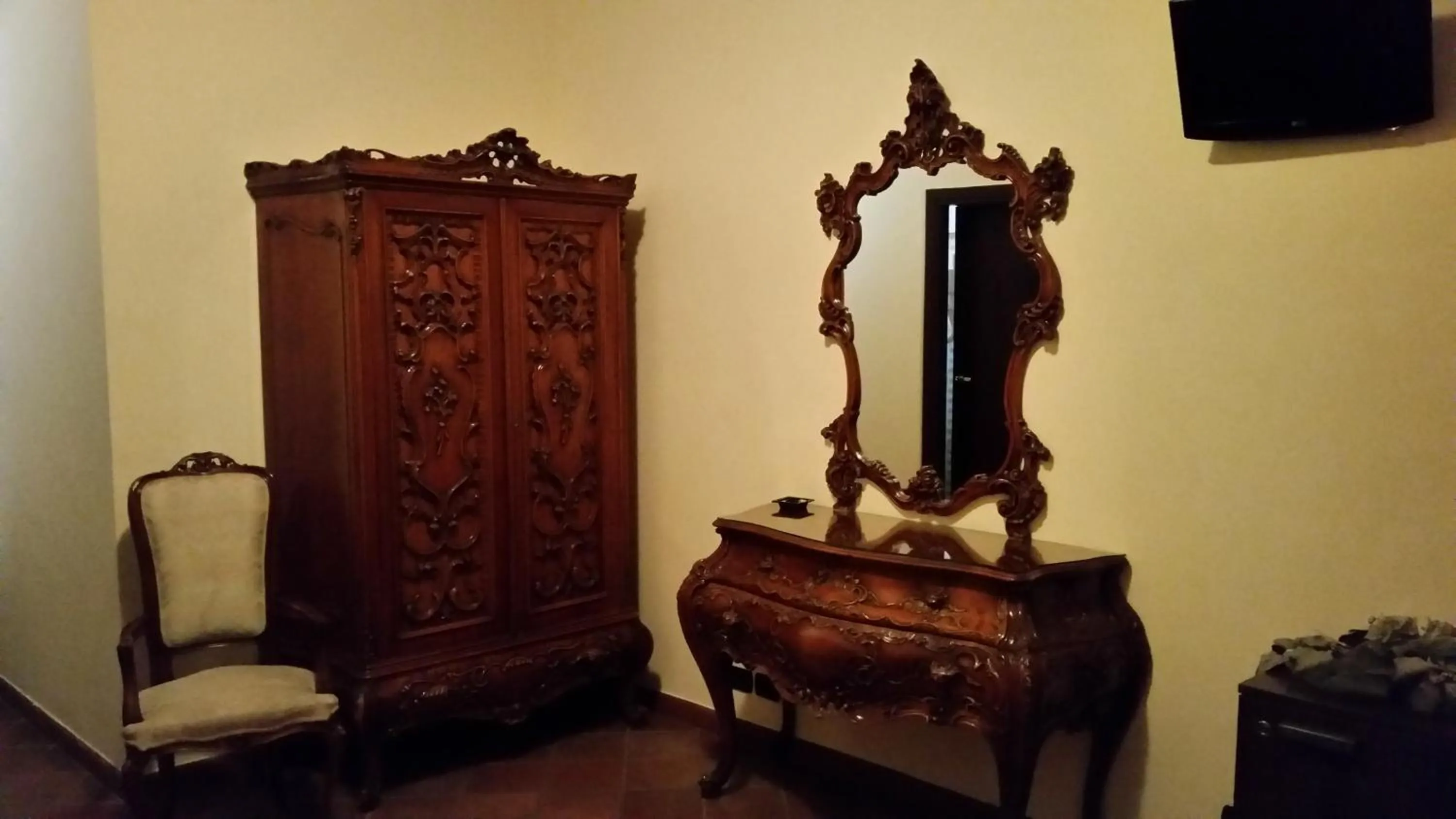 Decorative detail in Hotel Croce Di Malta