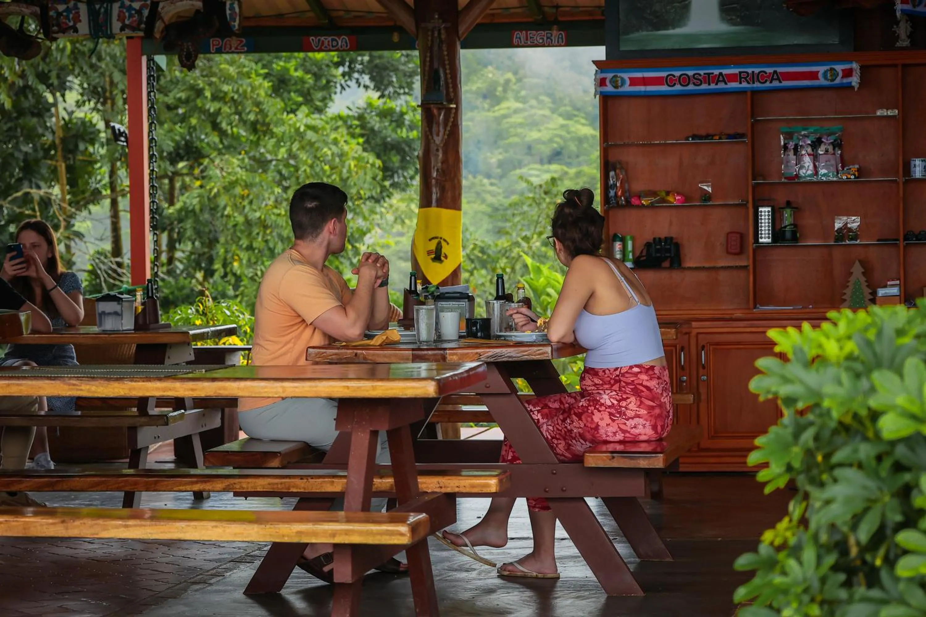 Restaurant/places to eat in Santa Juana Lodge & Nature Reserve