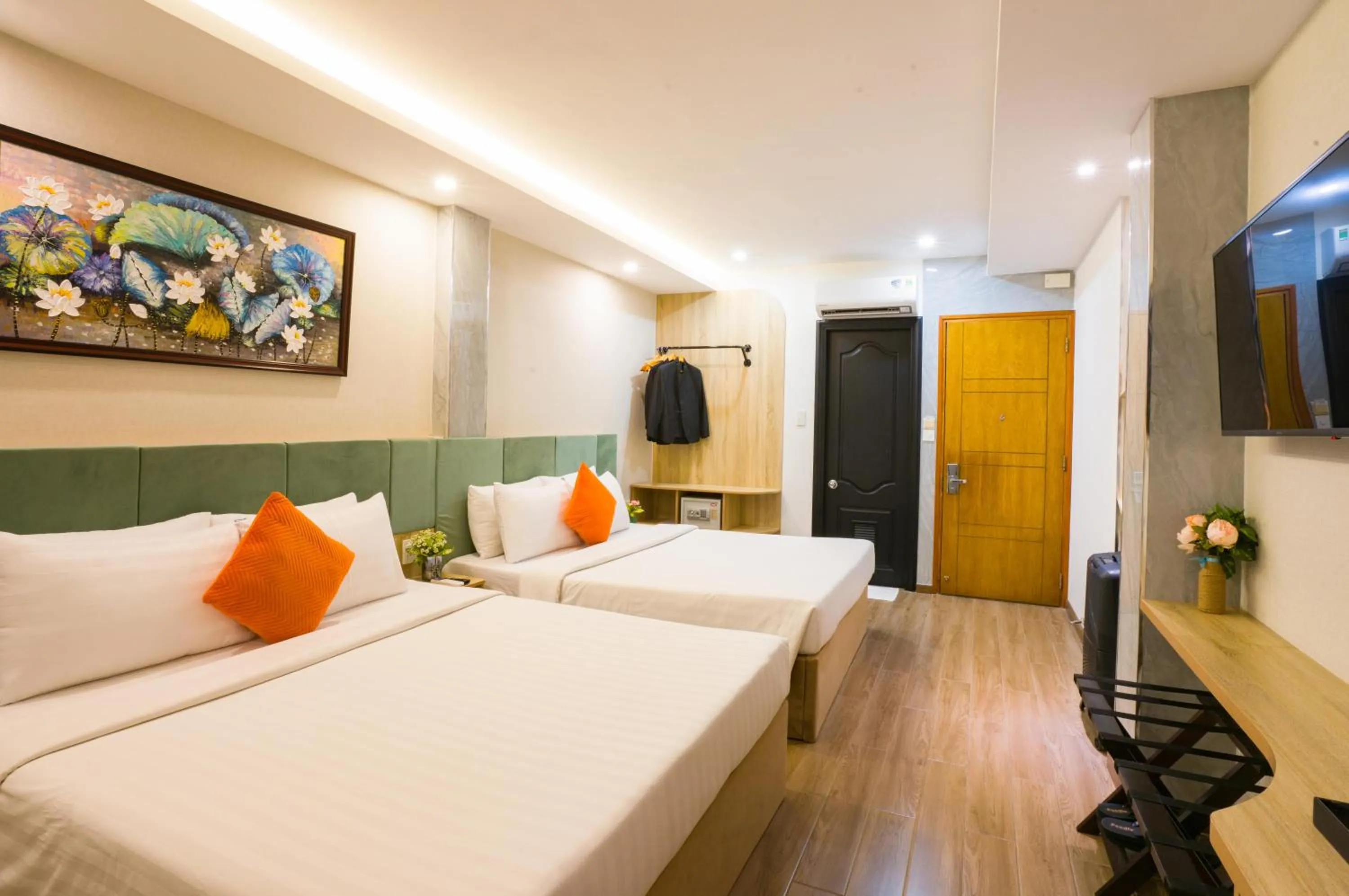 Bed in Sunrise Central Hotel