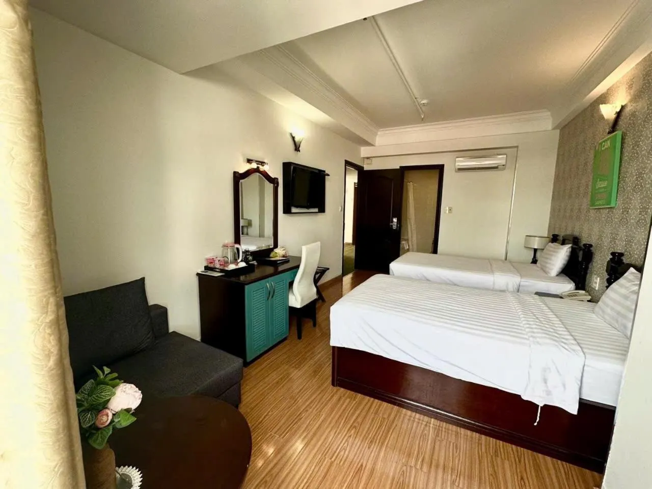 Bed in Sunrise Central Hotel