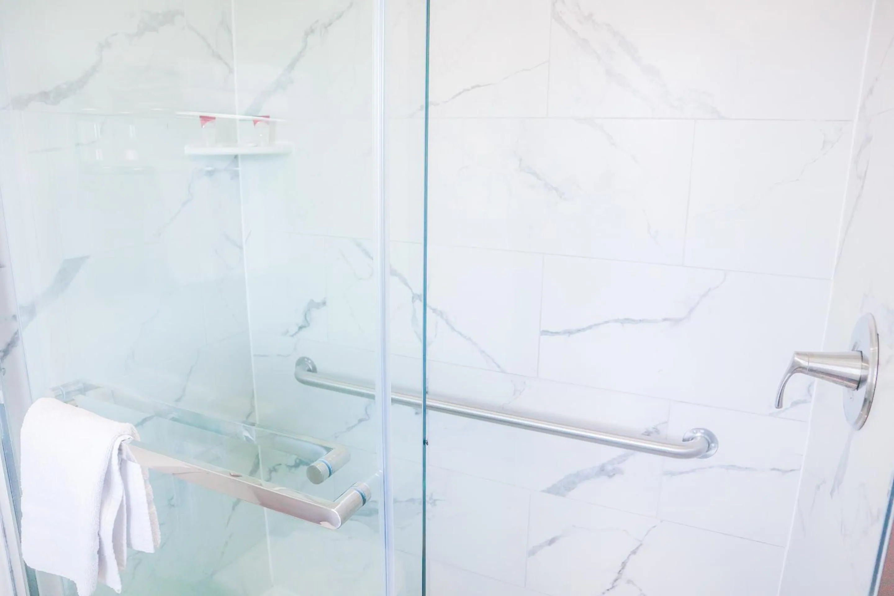 Bathroom in The Lancaster Motel By OYO Ronks near Paradise