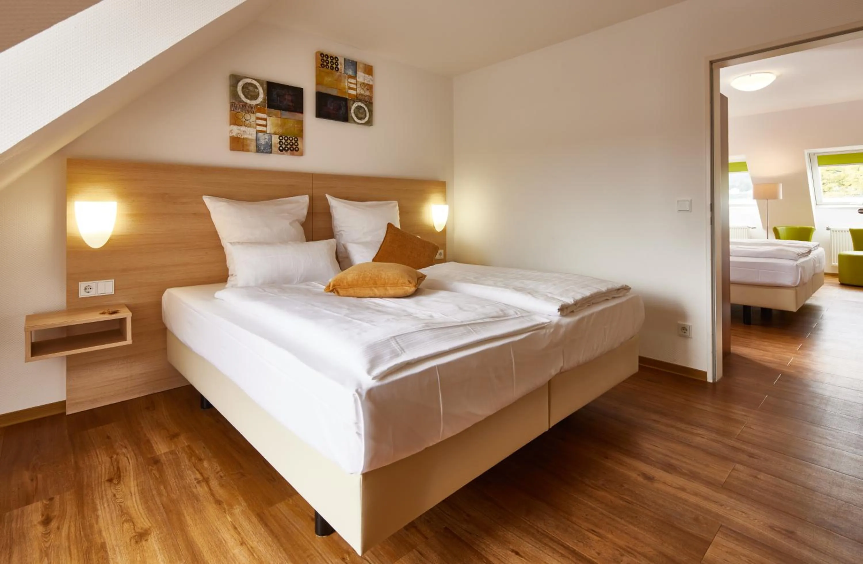 Photo of the whole room, Bed in ante porta DAS STADTHOTEL