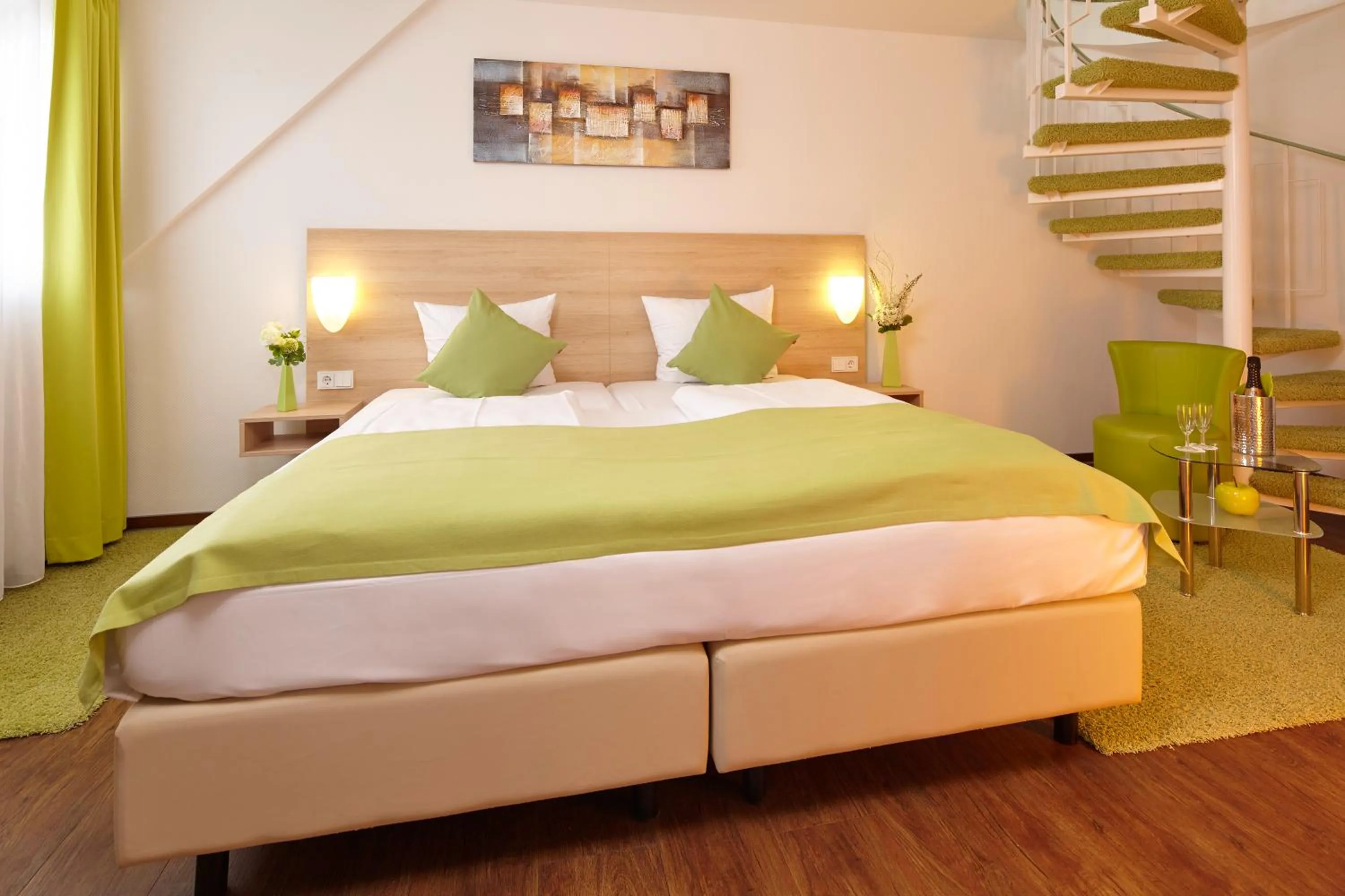 Photo of the whole room, Bed in ante porta DAS STADTHOTEL