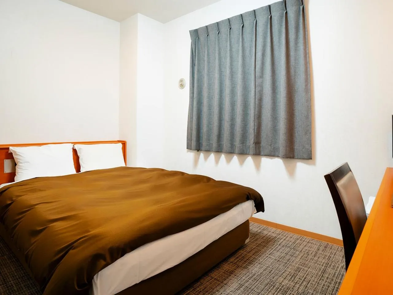 Photo of the whole room, Bed in Kumamoto Ichibamae Business Kurenai Hotel