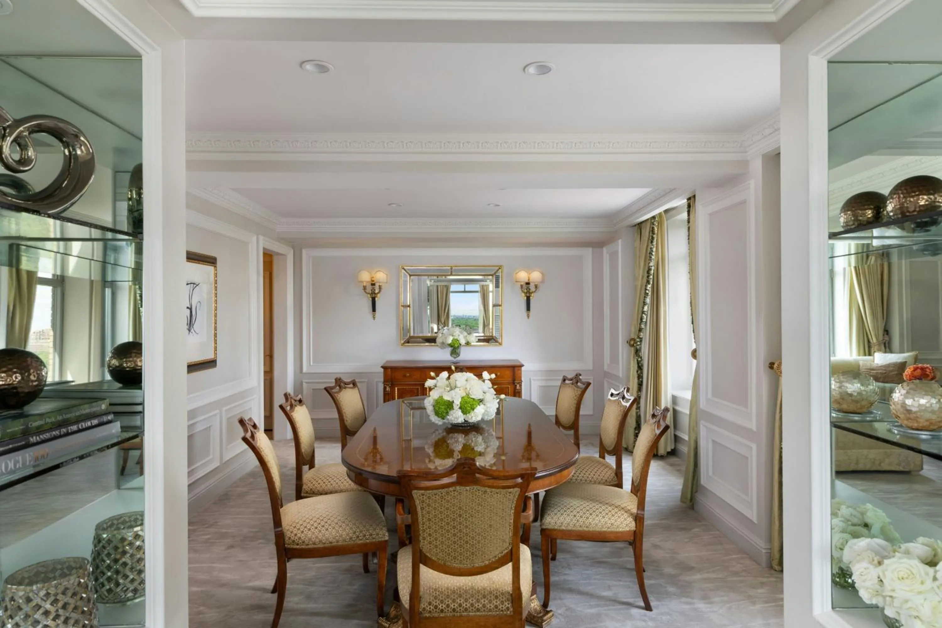 Photo of the whole room in The Ritz-Carlton New York, Central Park