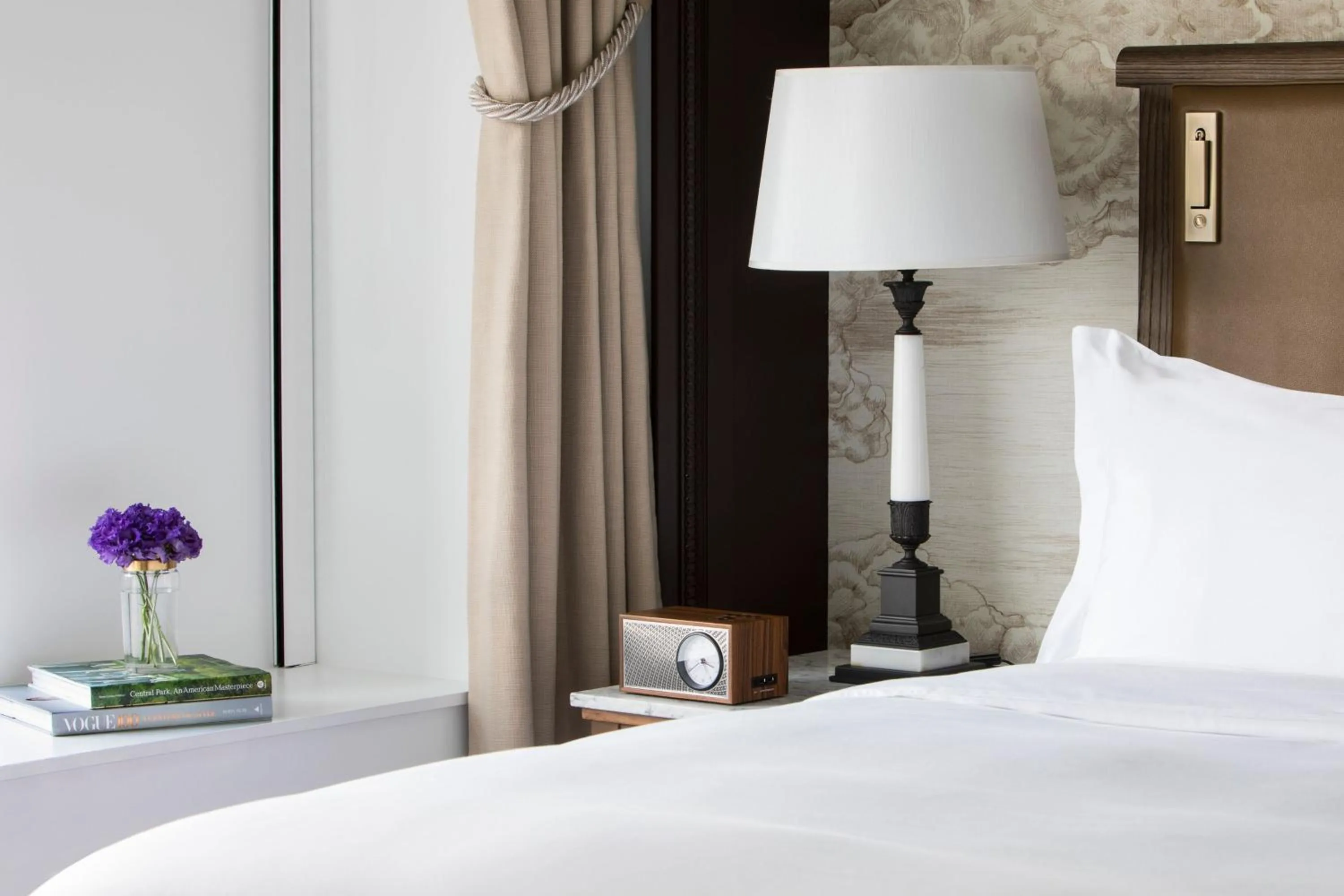 Photo of the whole room, Bed in The Ritz-Carlton New York, Central Park