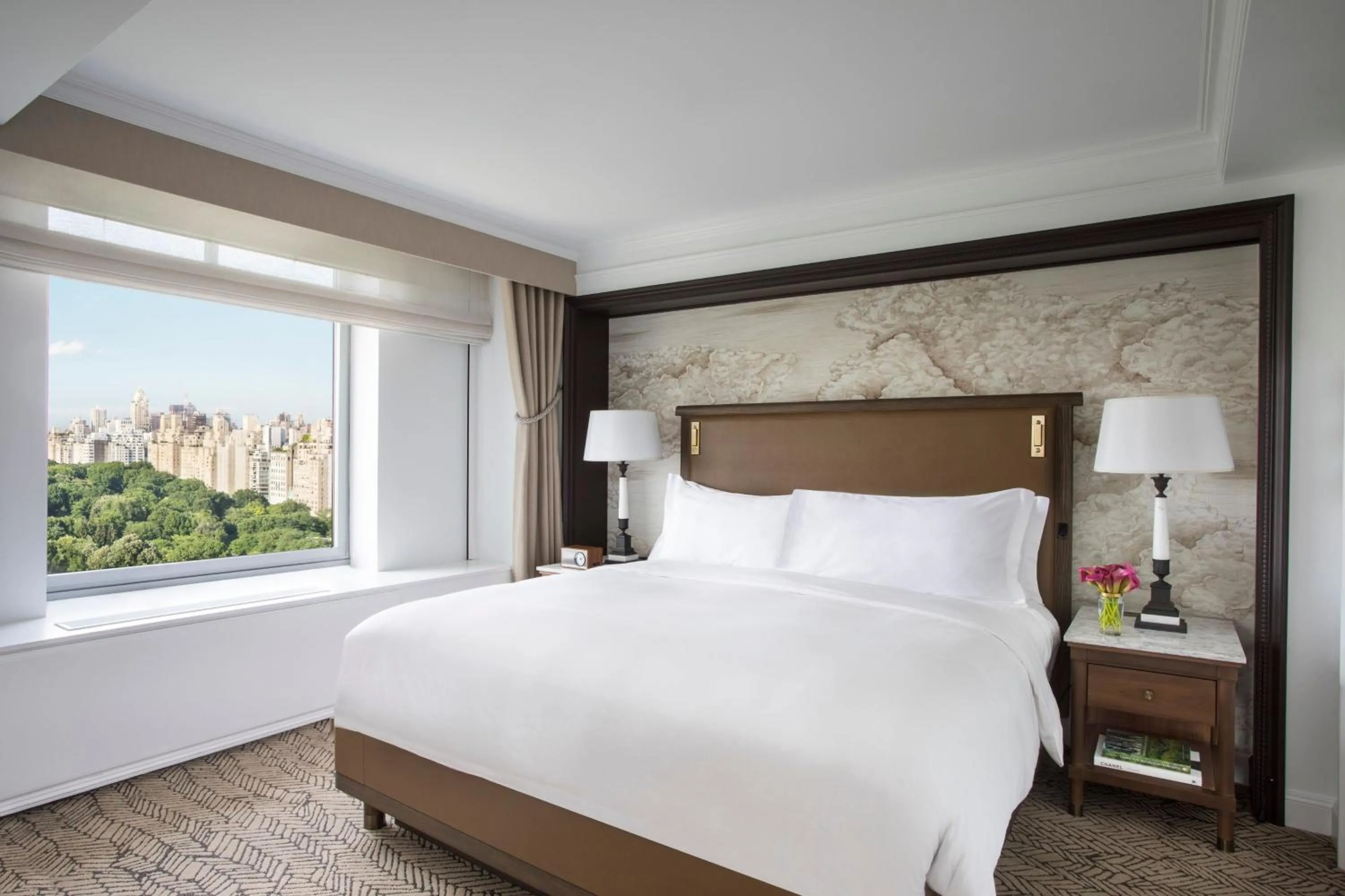 Photo of the whole room, Bed in The Ritz-Carlton New York, Central Park