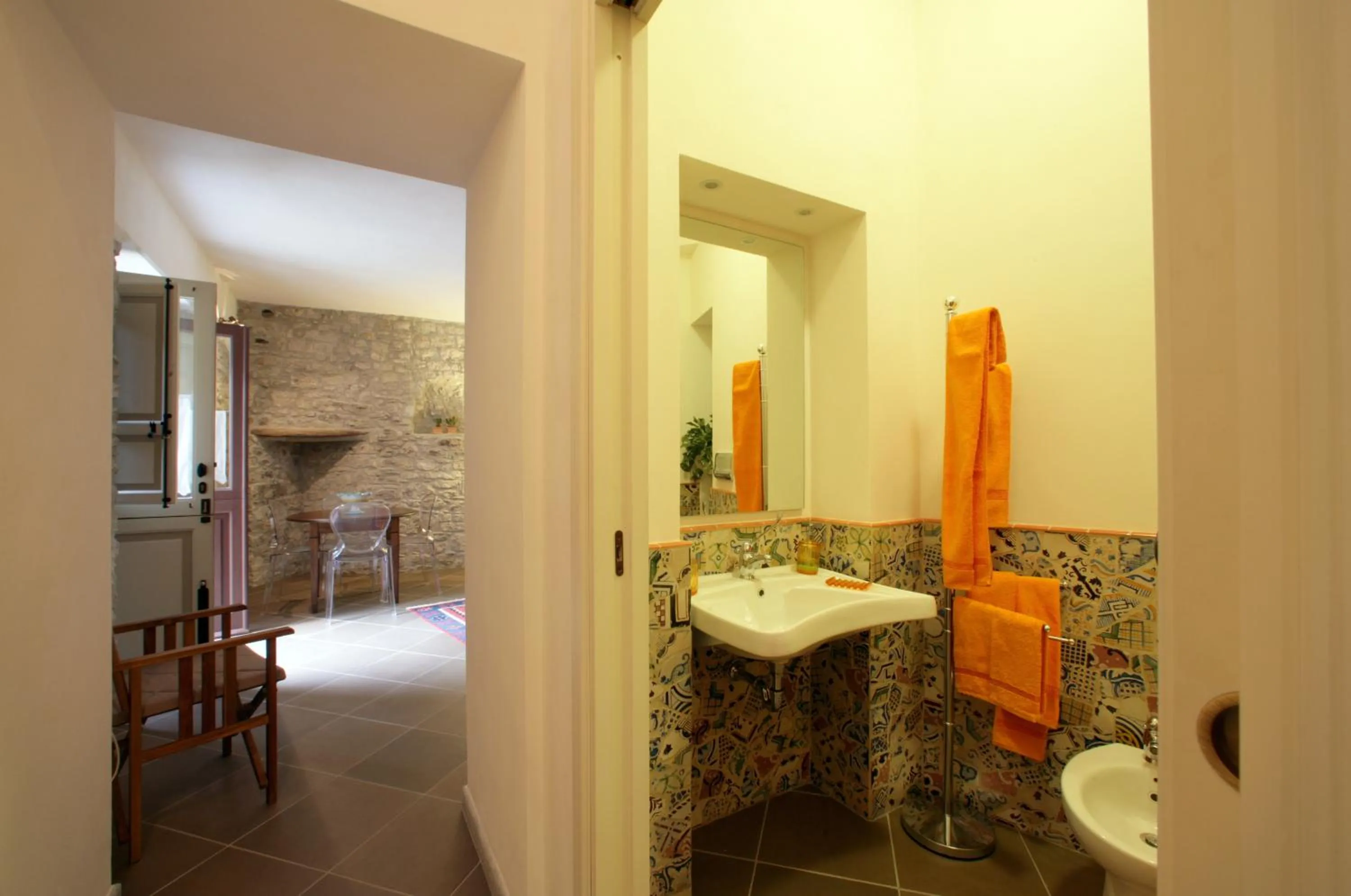 Bathroom in Residence Erice Pietre Antiche