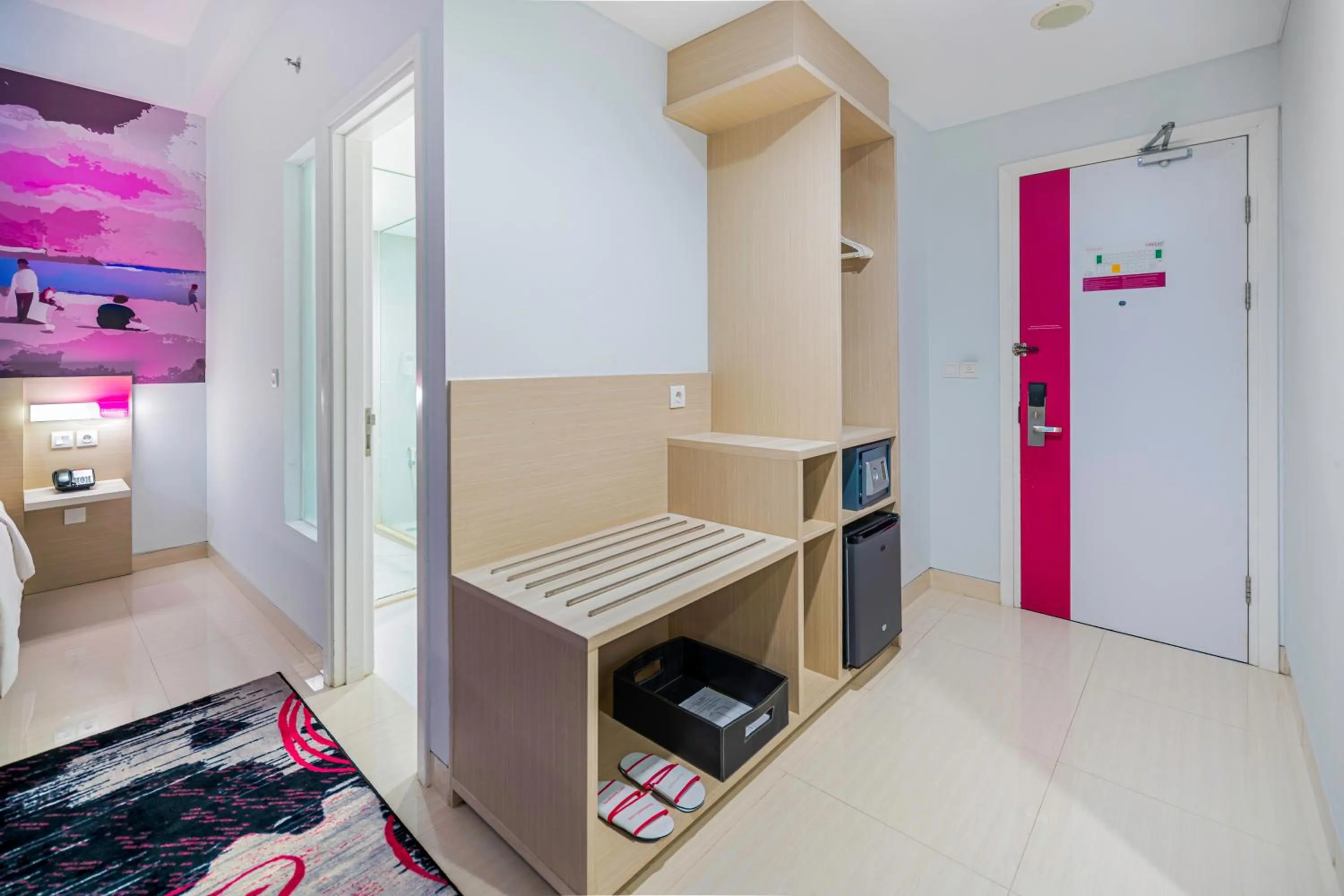 wardrobe in favehotel Tuban