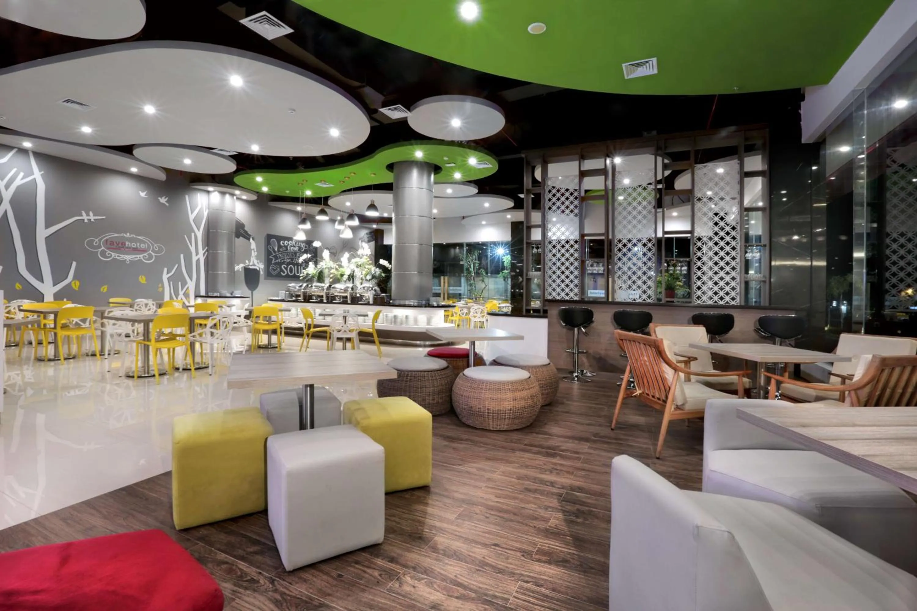 Restaurant/places to eat in favehotel Tuban