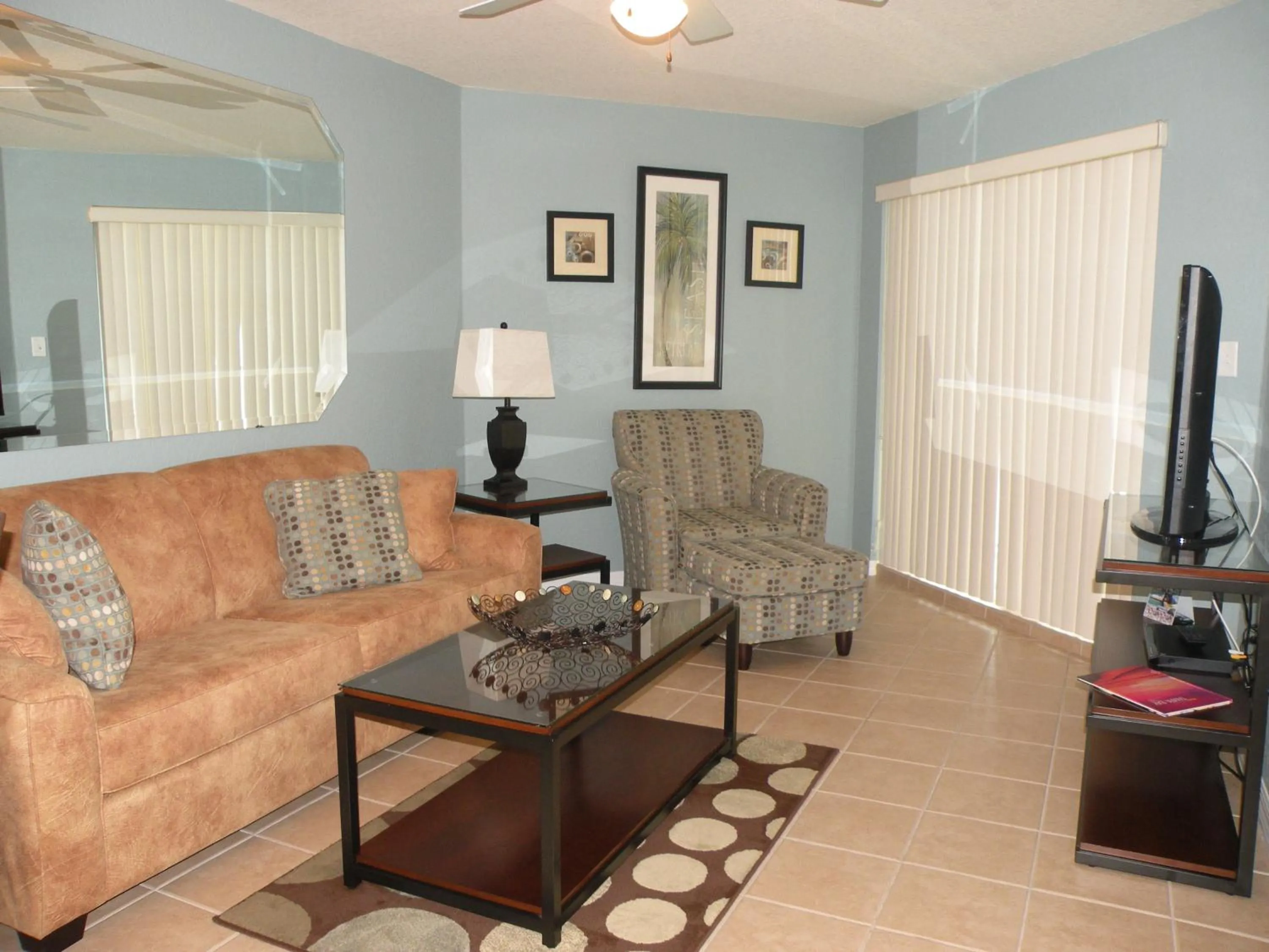Living room in Surf Beach Treasure Island Resort