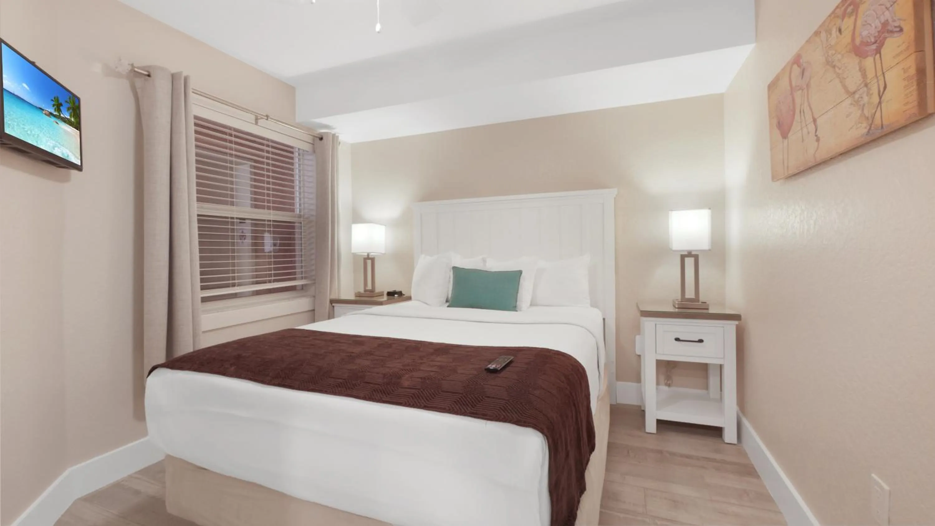 Bedroom, Bed in Surf Beach Treasure Island Resort