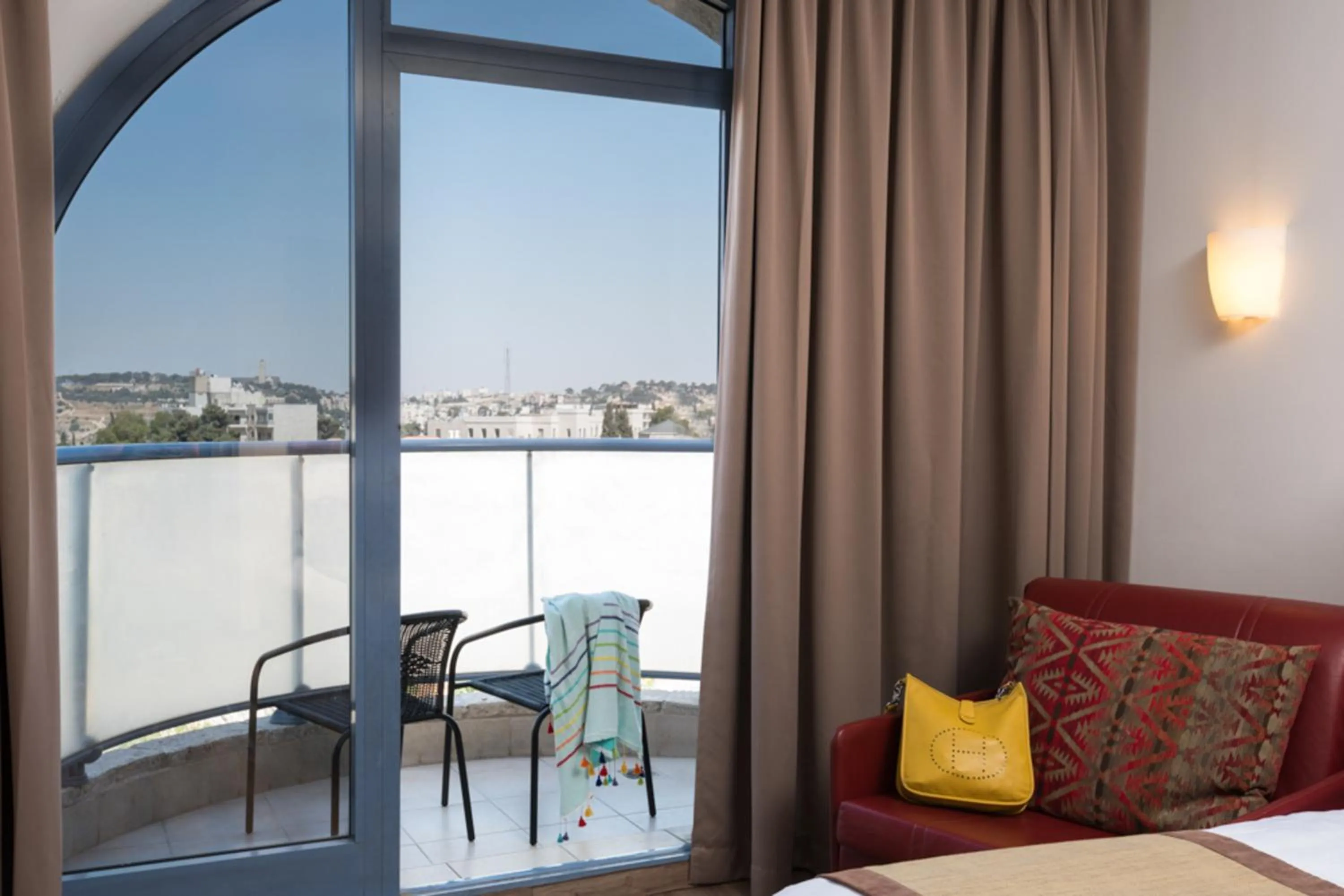 Balcony/Terrace, Bed in Leonardo Hotel Jerusalem