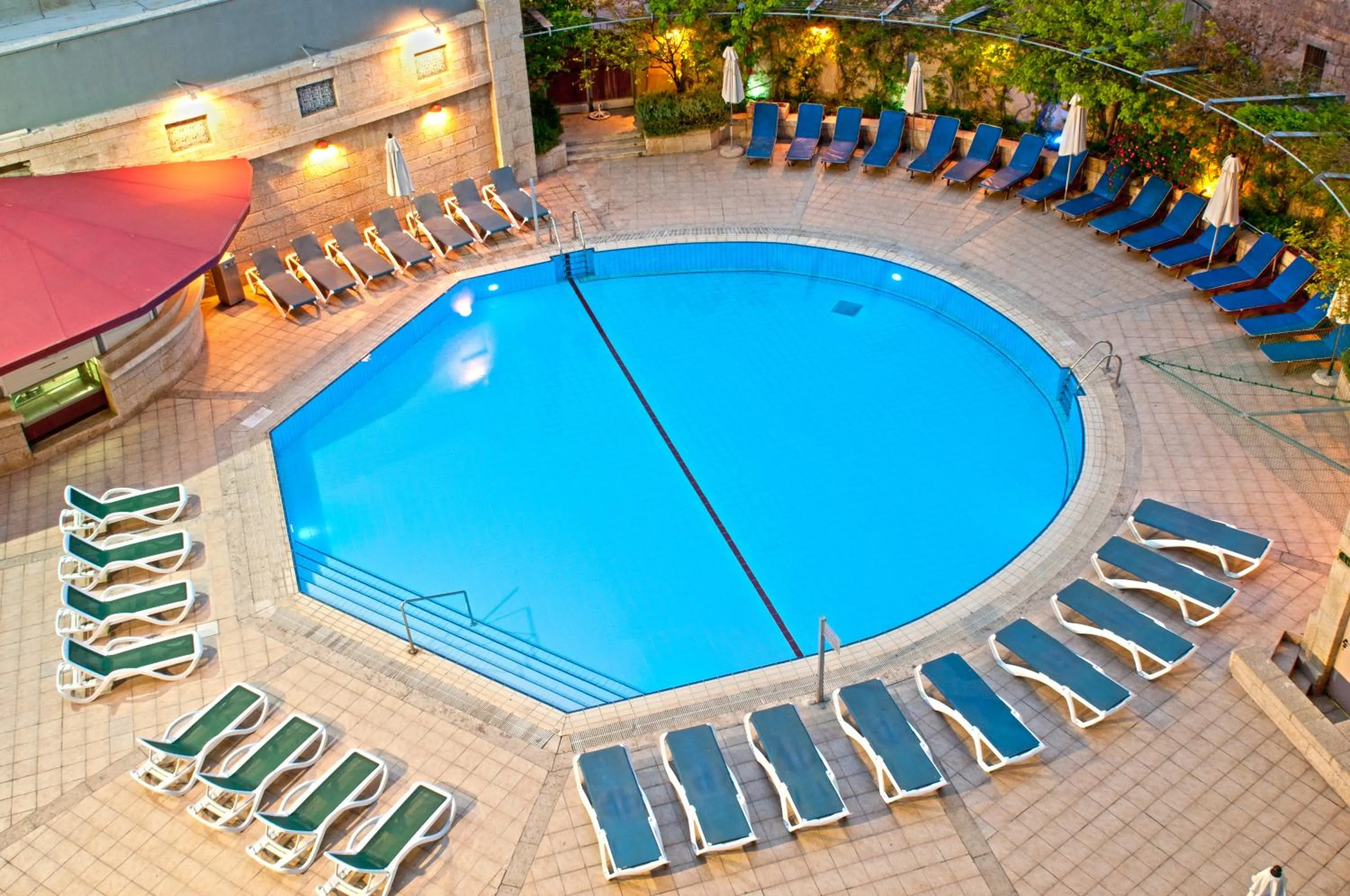 Swimming pool in Leonardo Hotel Jerusalem