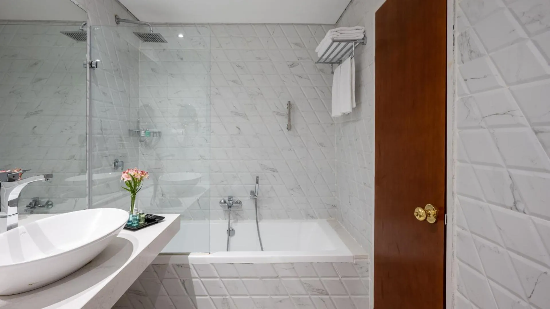 Bathroom in Leonardo Hotel Jerusalem