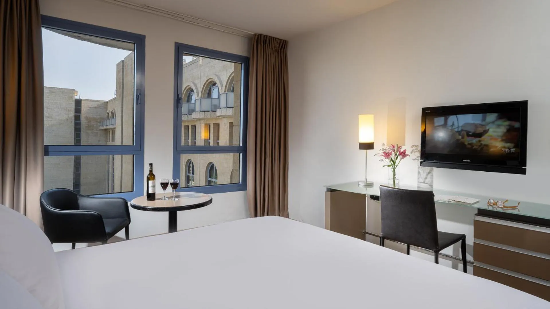 Bedroom, Bed in Leonardo Hotel Jerusalem