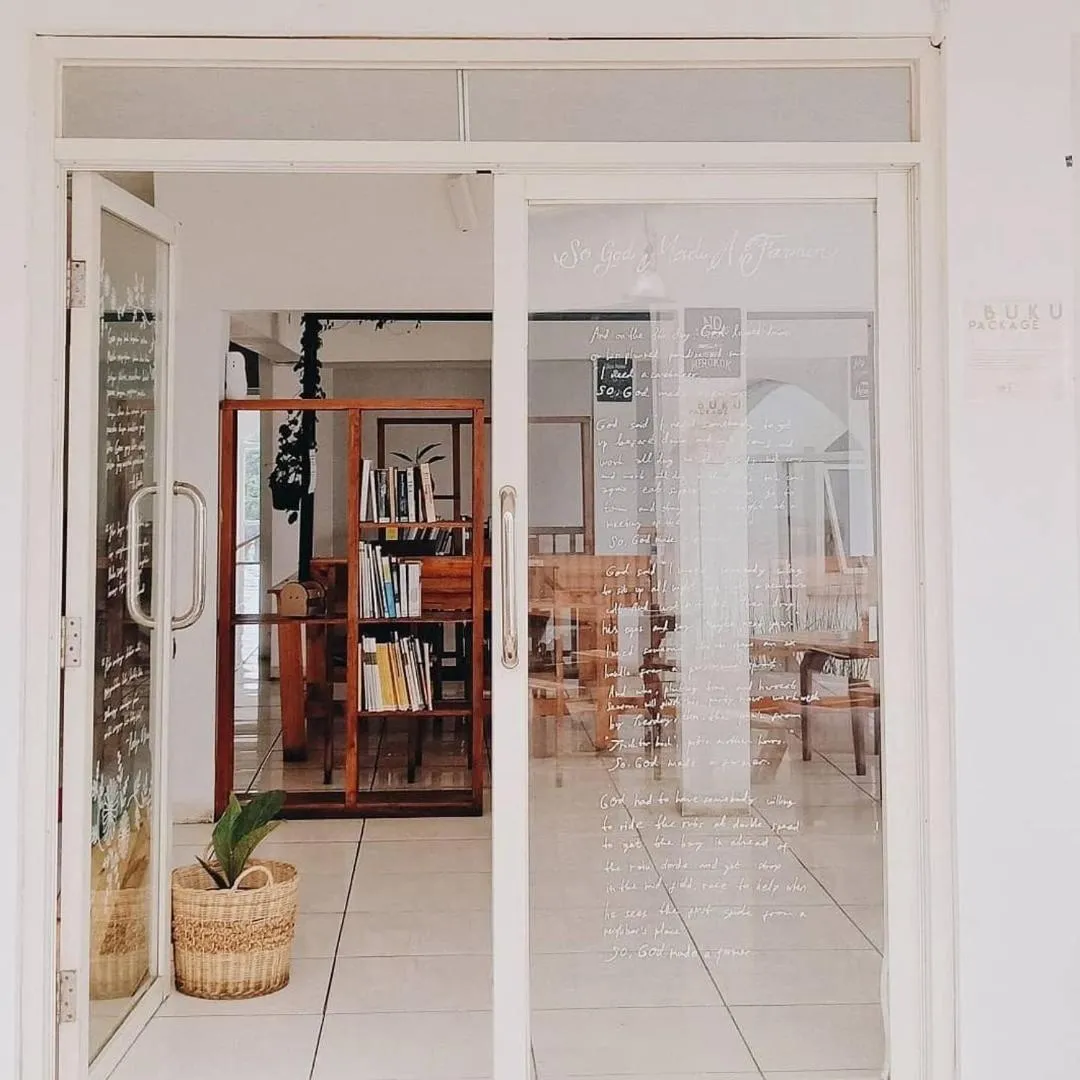 Facade/entrance in Tani Jiwo Hostel