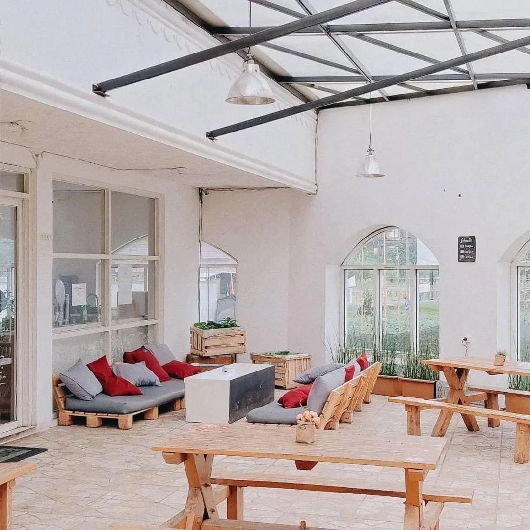 Patio in Tani Jiwo Hostel