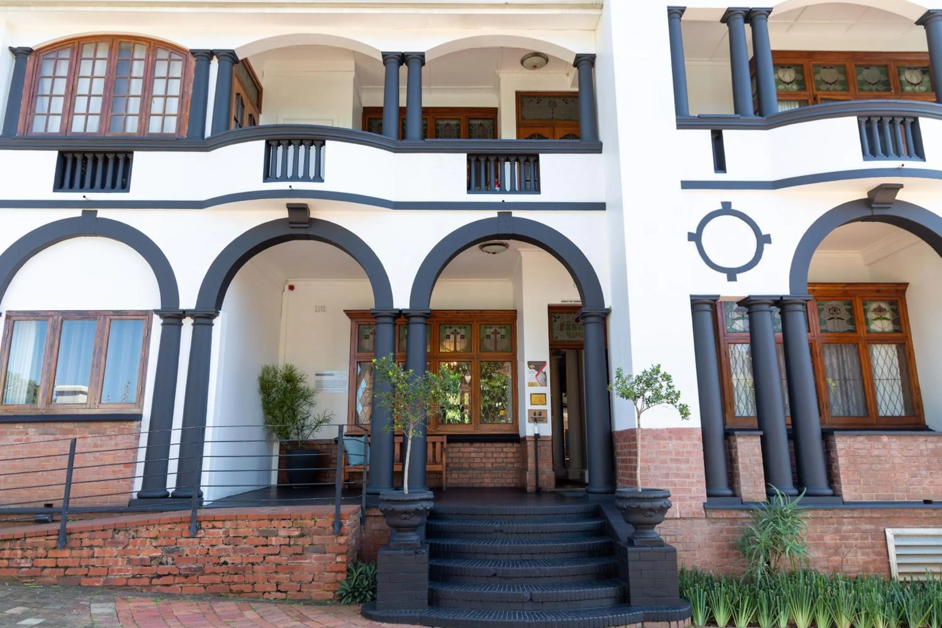 Property building in Saint James on Venice