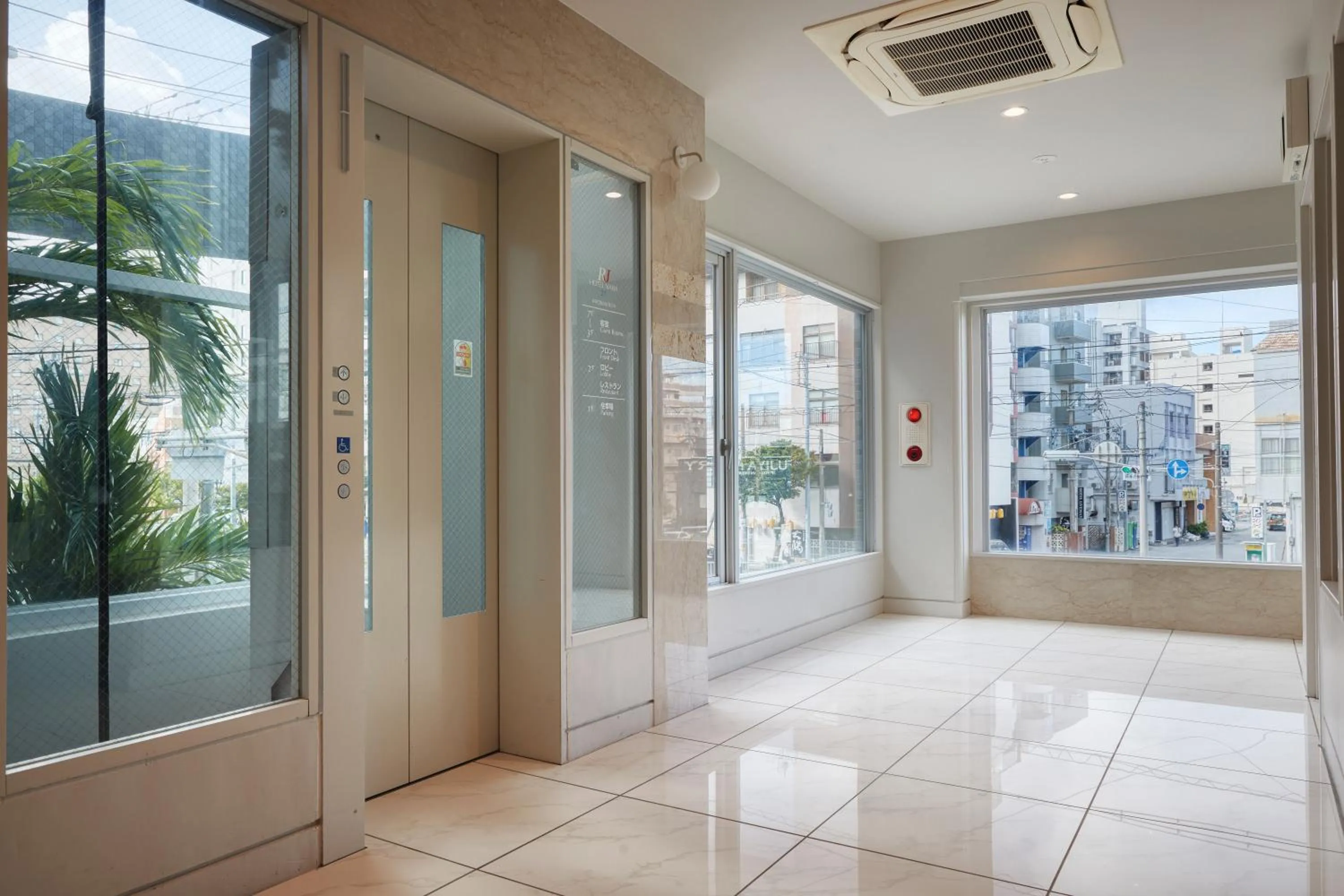 elevator in RJ Hotel Naha