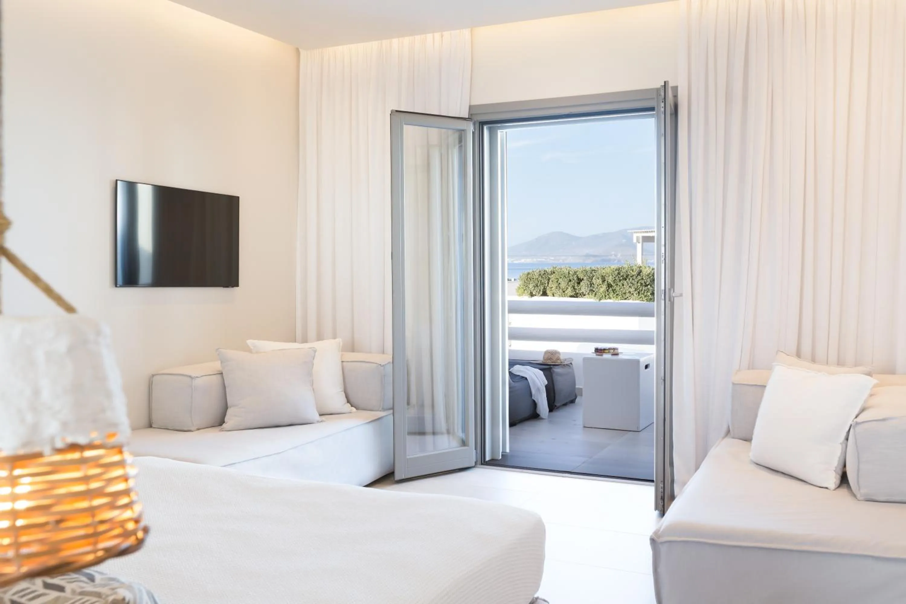 Living room, Bed in 18 Grapes Hotel