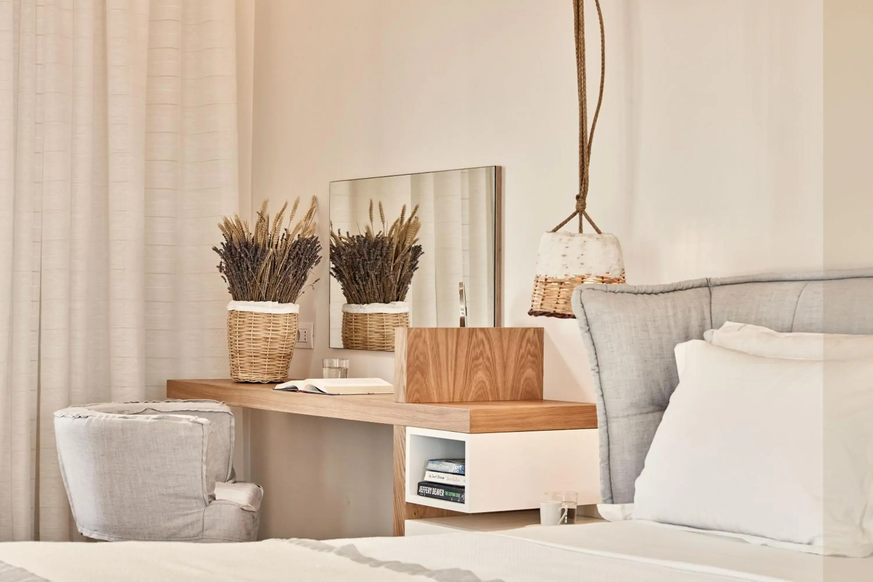 Sea View Suite with Outdoor Hot Tub in 18 Grapes Hotel Sea View Suite with Outdoor Hot Tub in 18 Grapes Hotel