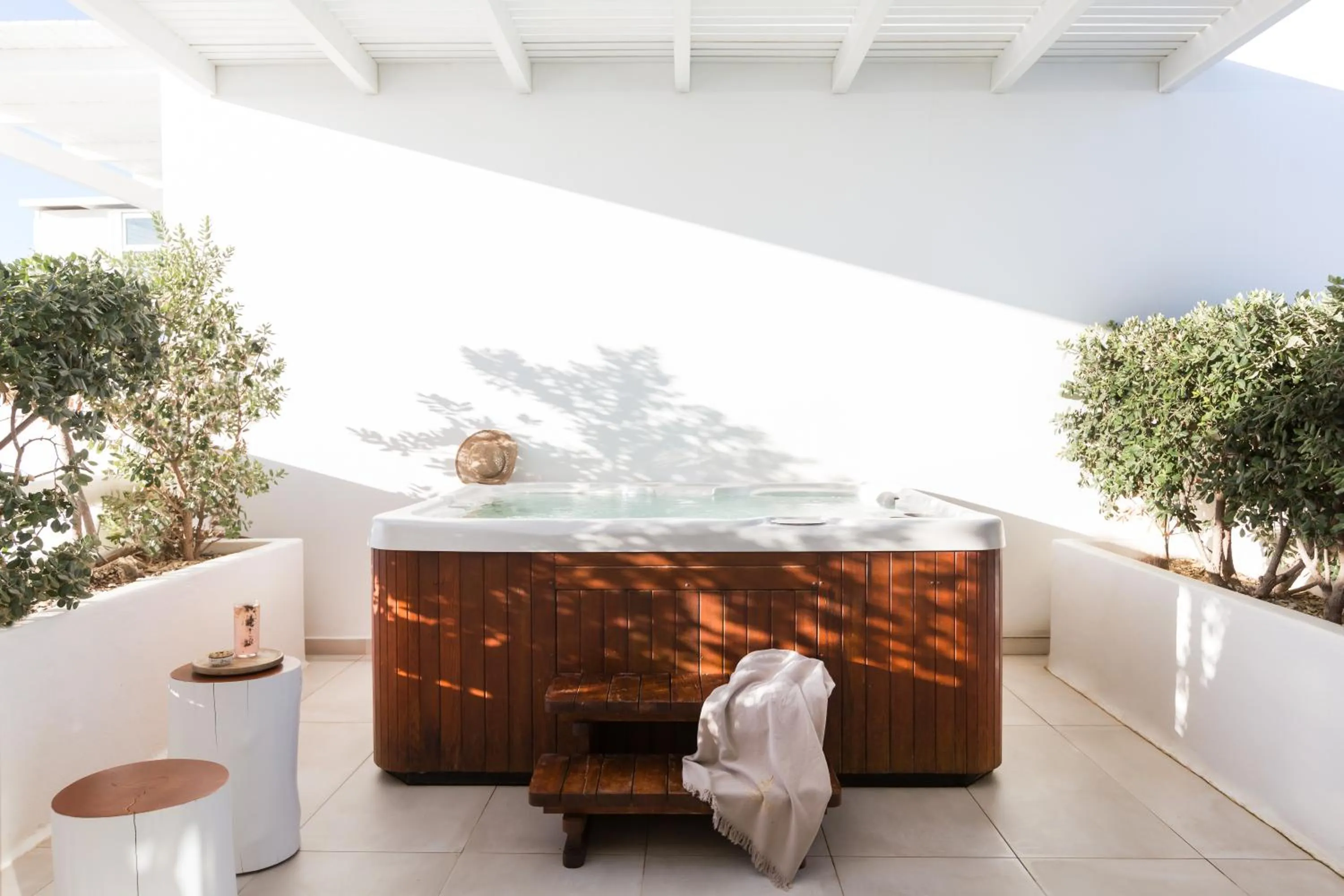 Hot Tub in 18 Grapes Hotel