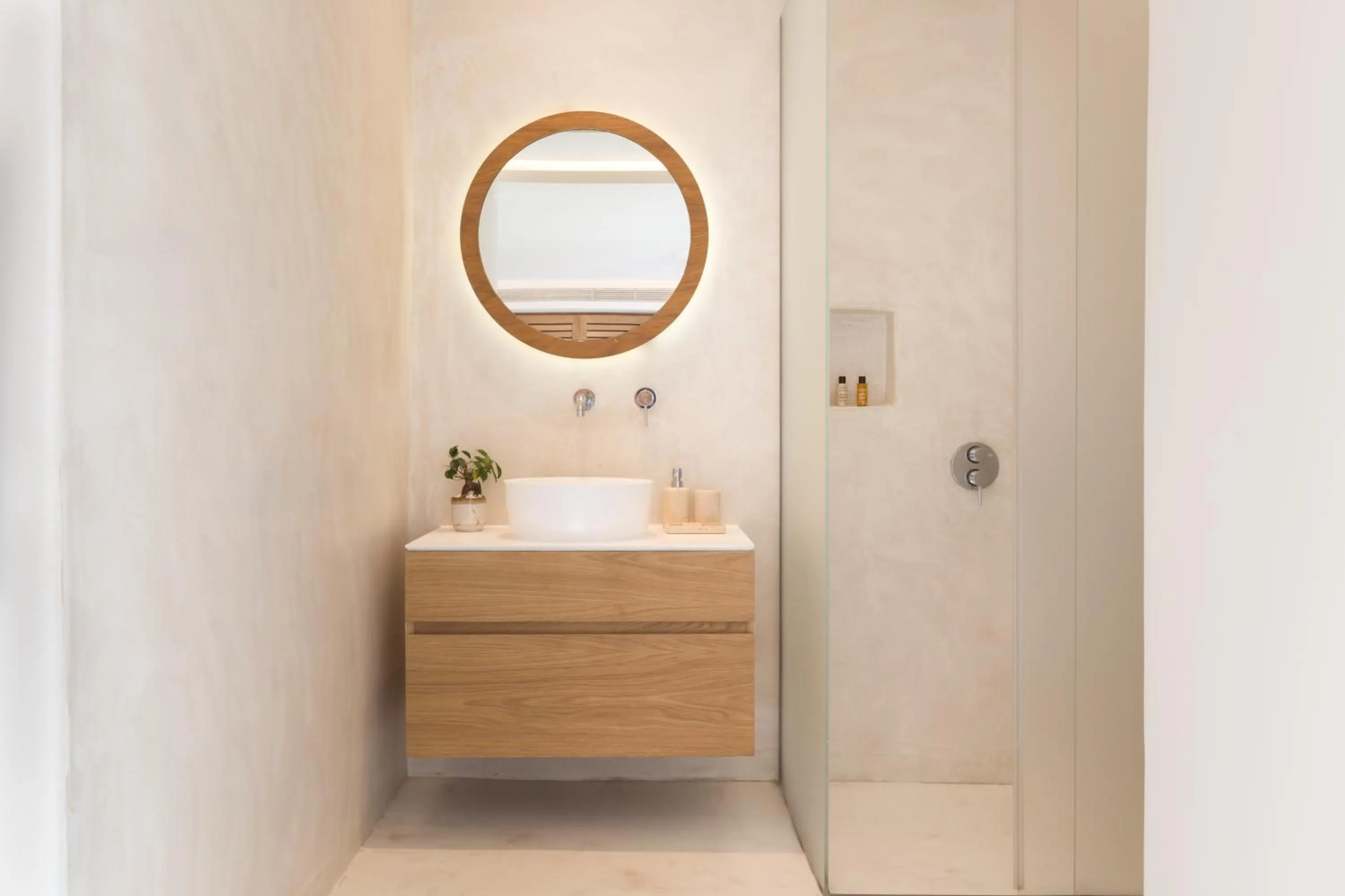 Bathroom in 18 Grapes Hotel