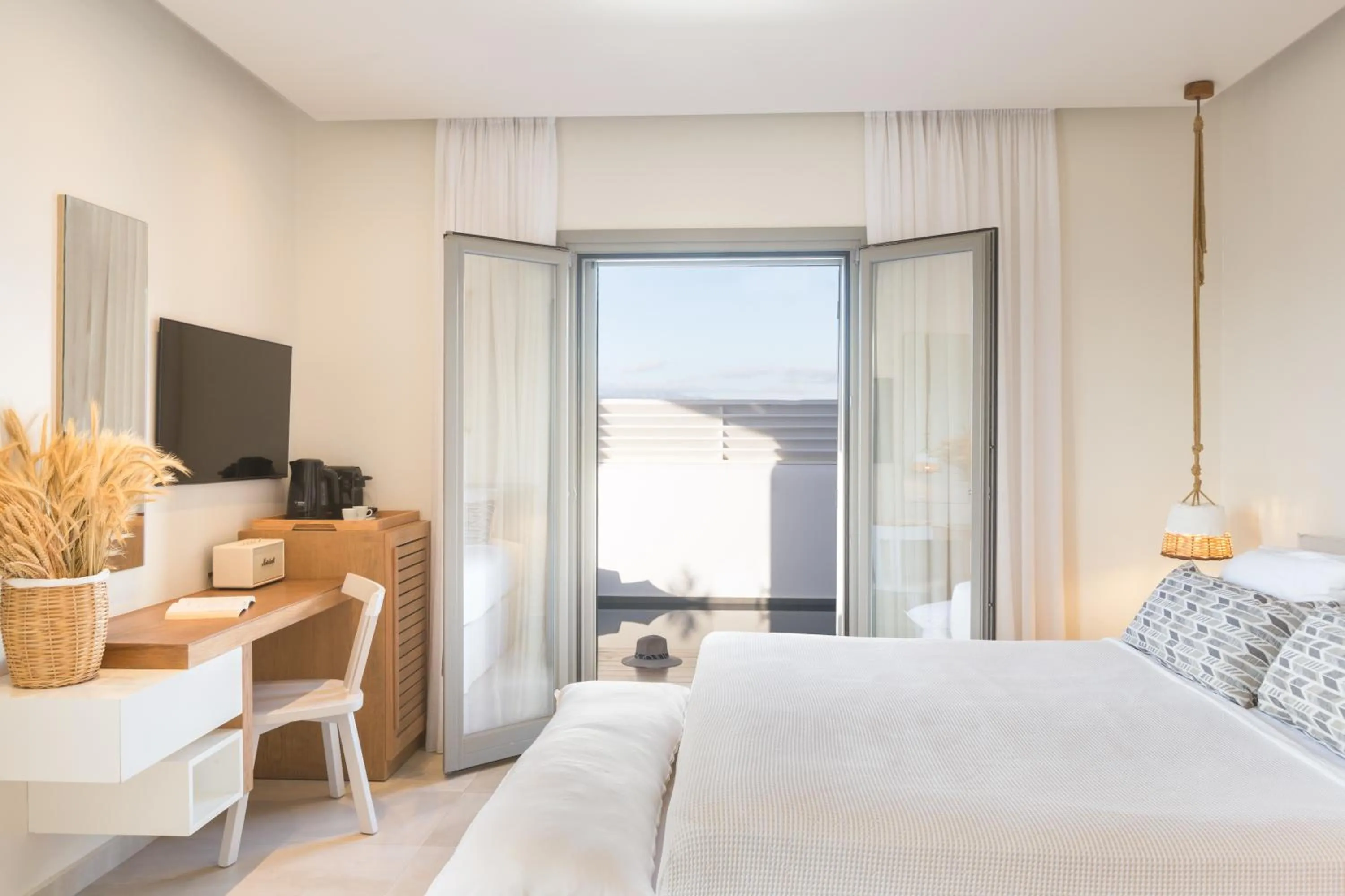 Bedroom, Bed in 18 Grapes Hotel