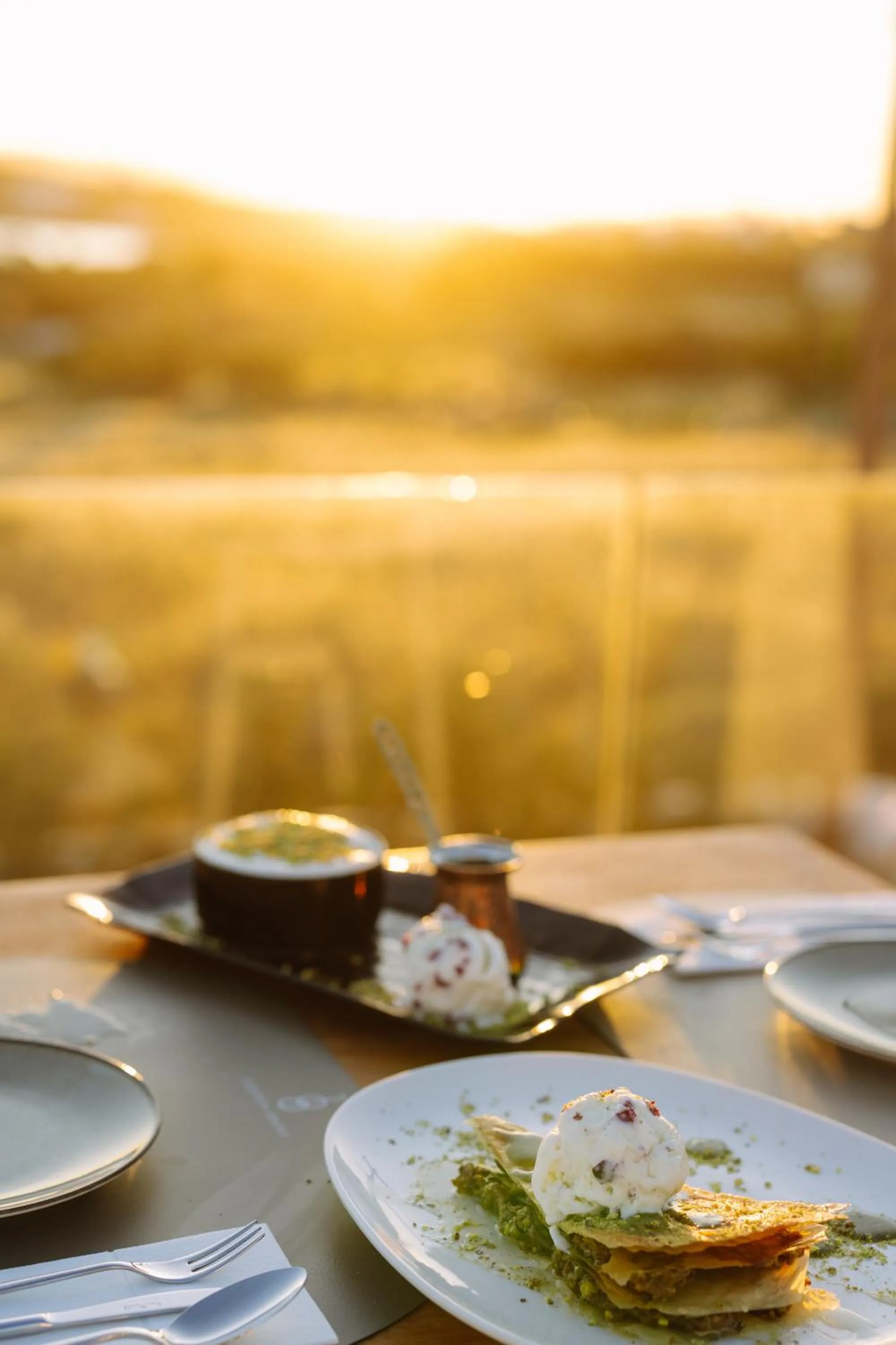 Food and drinks in 18 Grapes Hotel