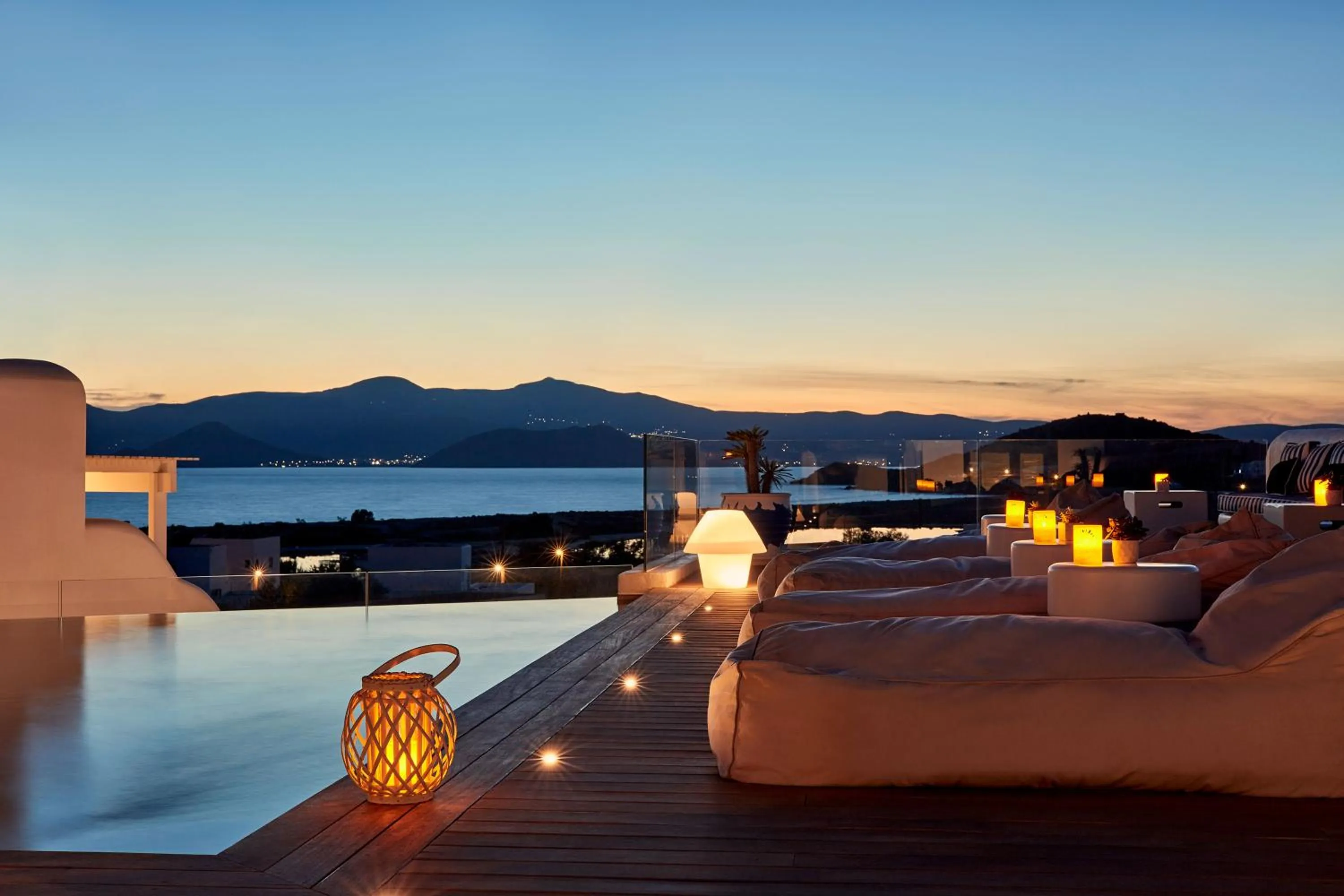 Swimming pool in 18 Grapes Hotel