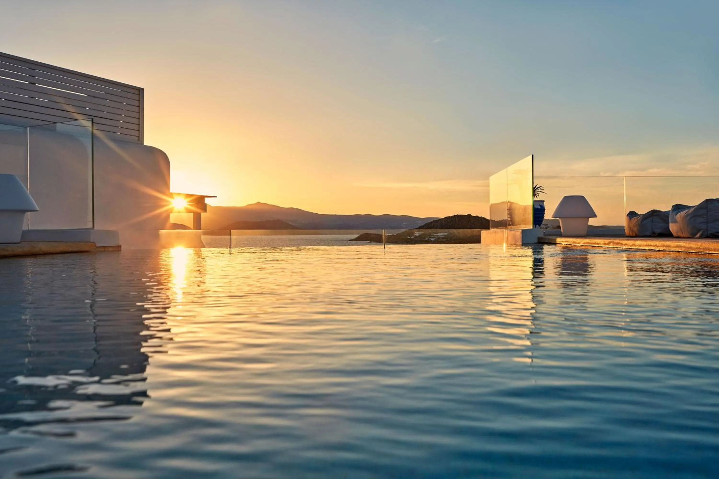 Swimming pool in 18 Grapes Hotel