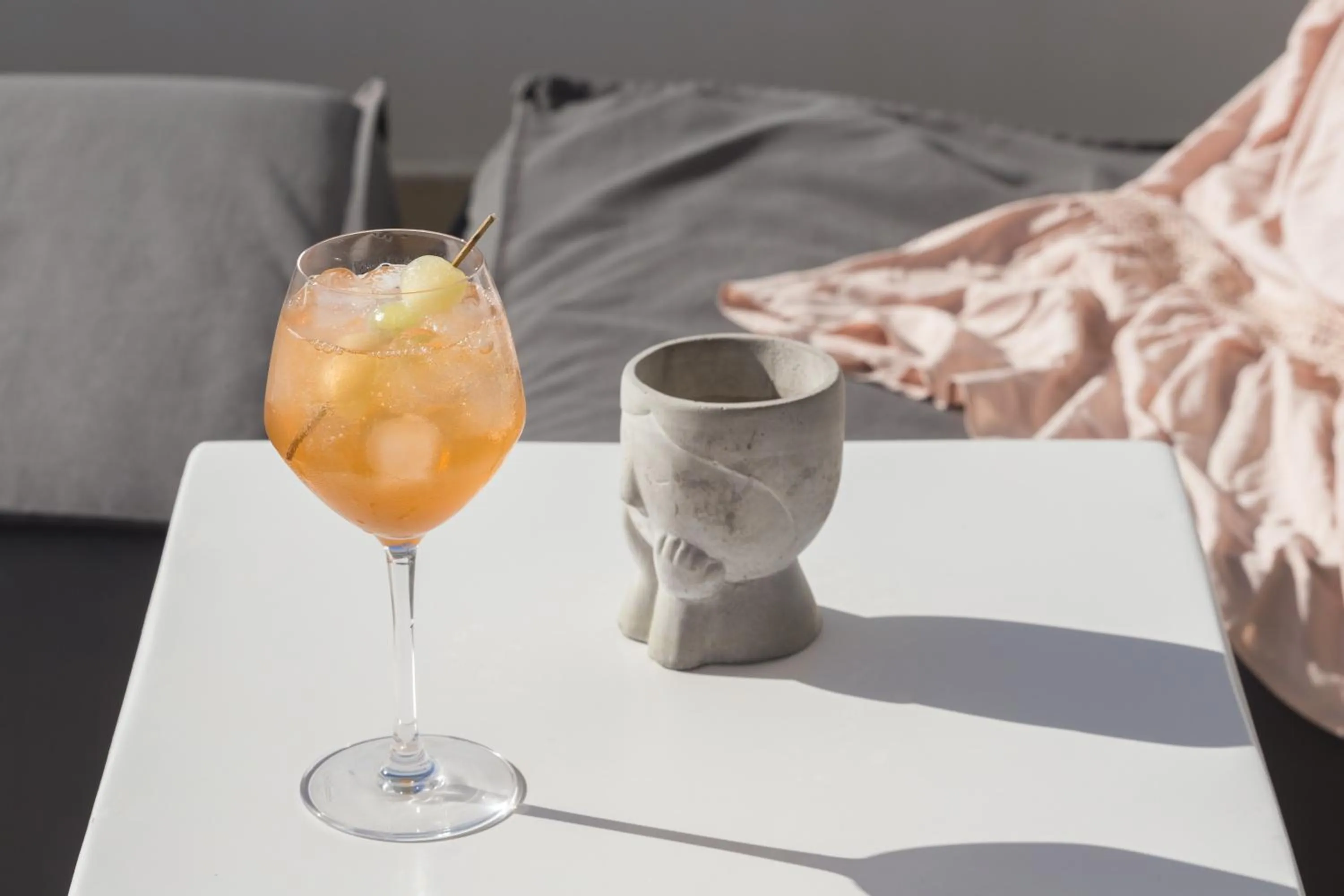 Food and drinks in 18 Grapes Hotel