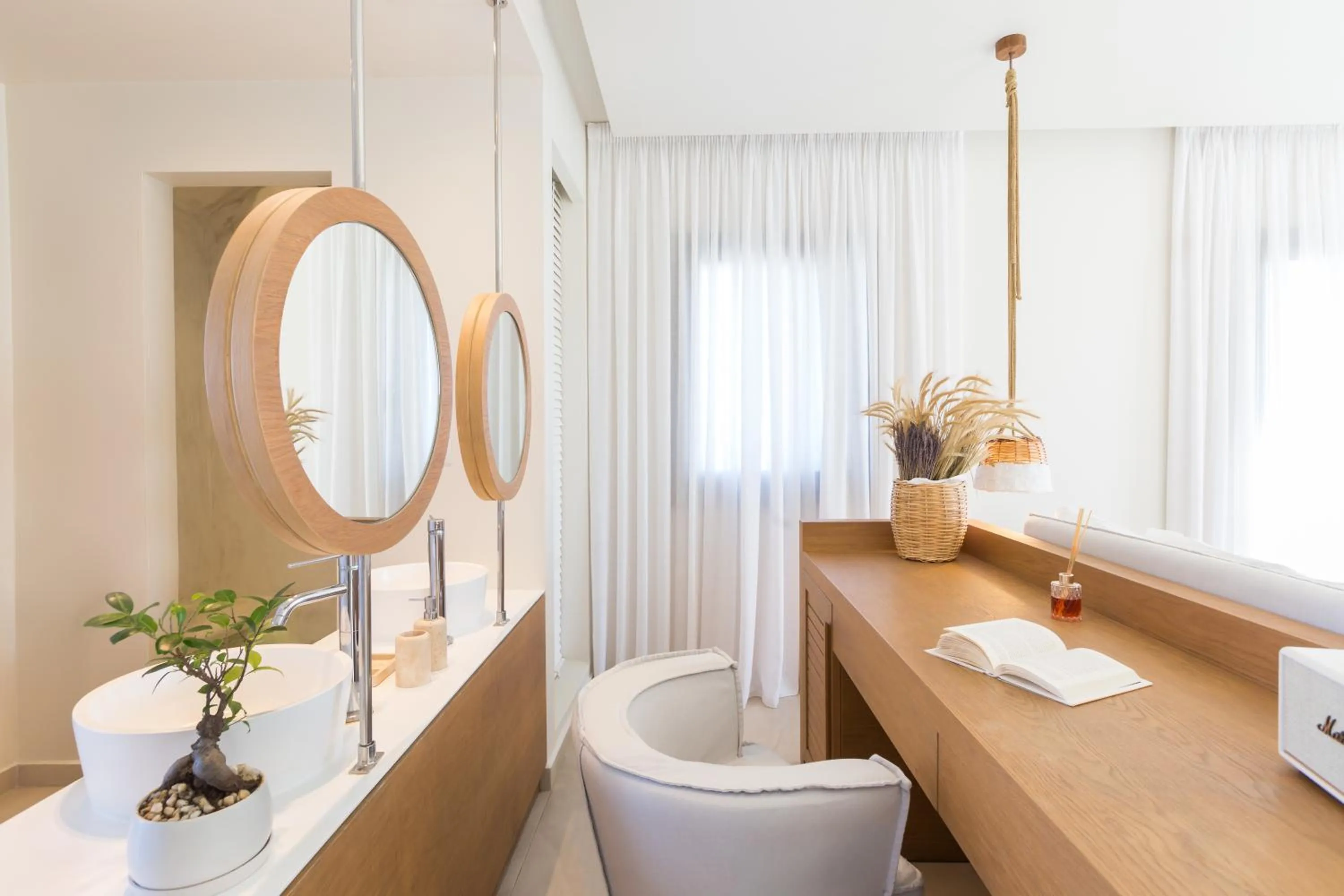 Bathroom in 18 Grapes Hotel