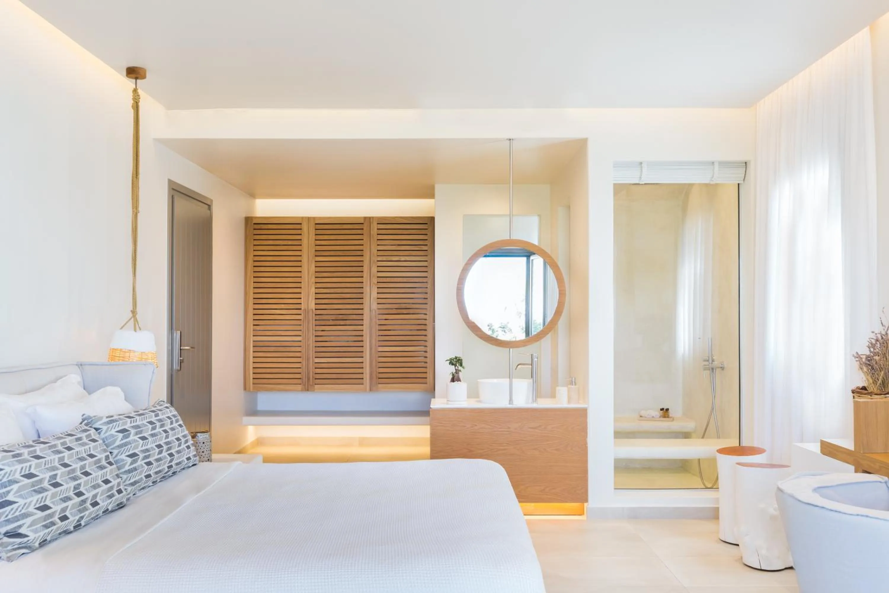 Photo of the whole room, Bed in 18 Grapes Hotel