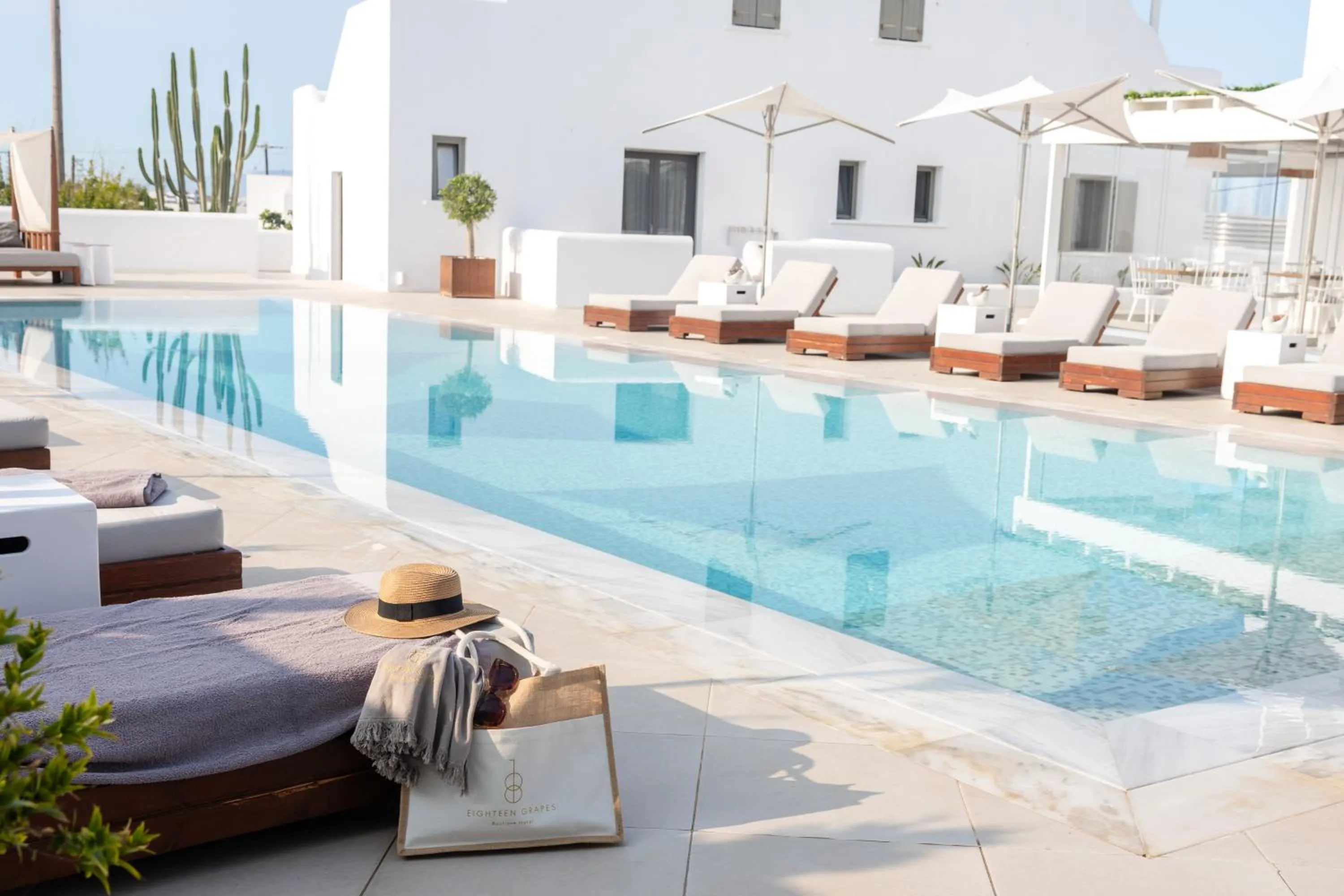 Swimming pool in 18 Grapes Hotel