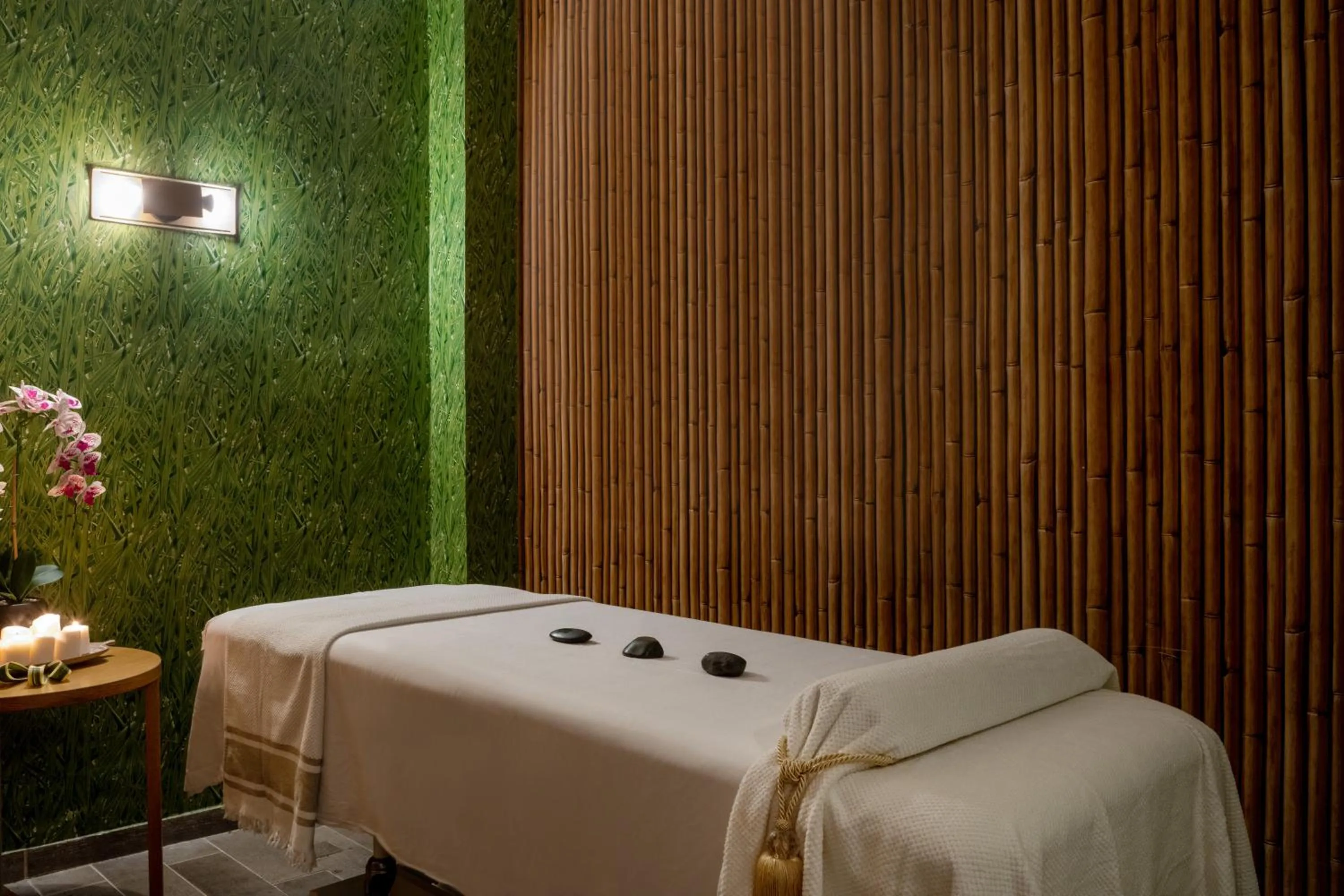 Massage in Leonardo Plaza Hotel Dead Sea