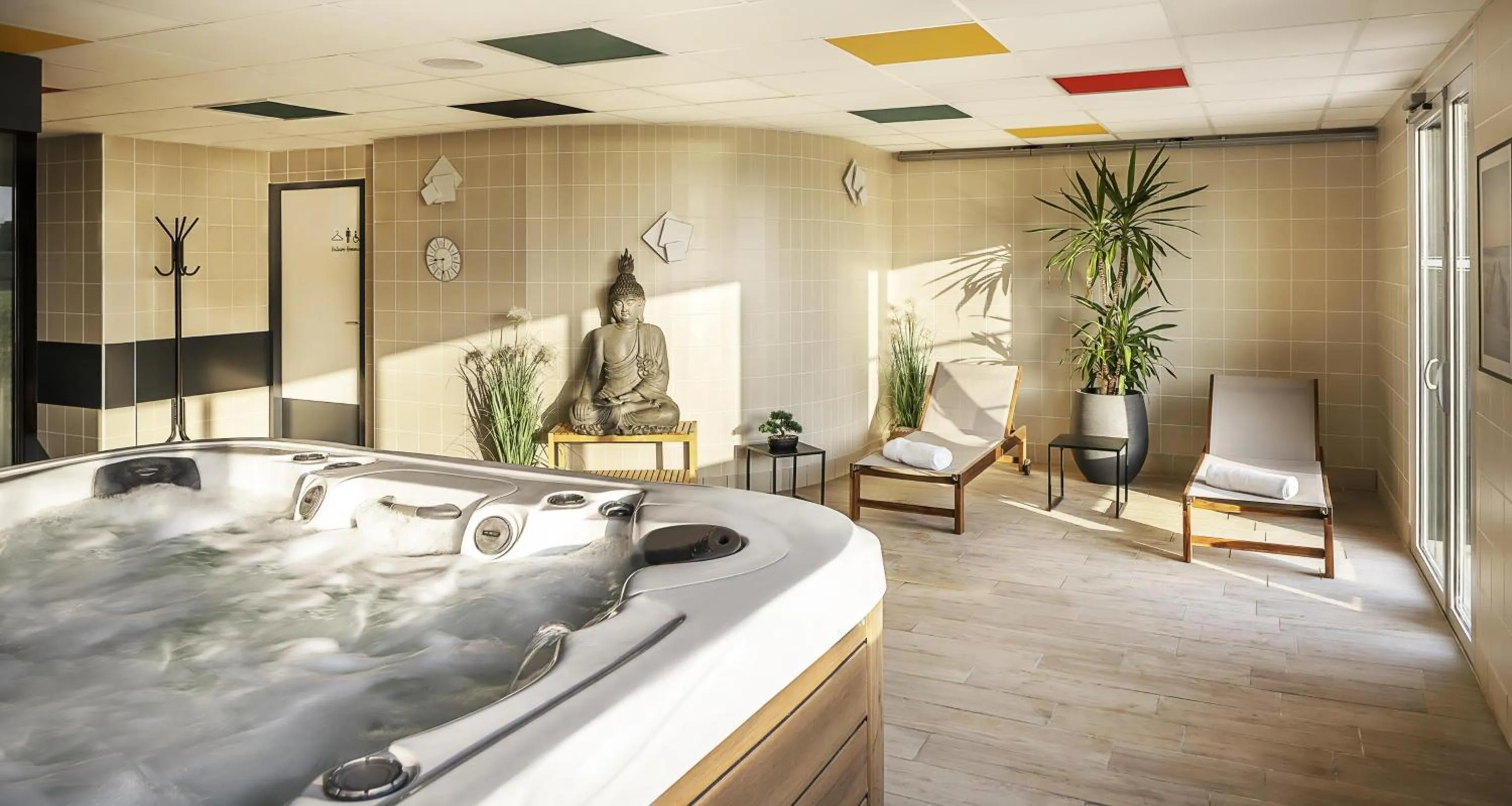 Spa and wellness centre/facilities in Best Western Côte des Sables Plouescat