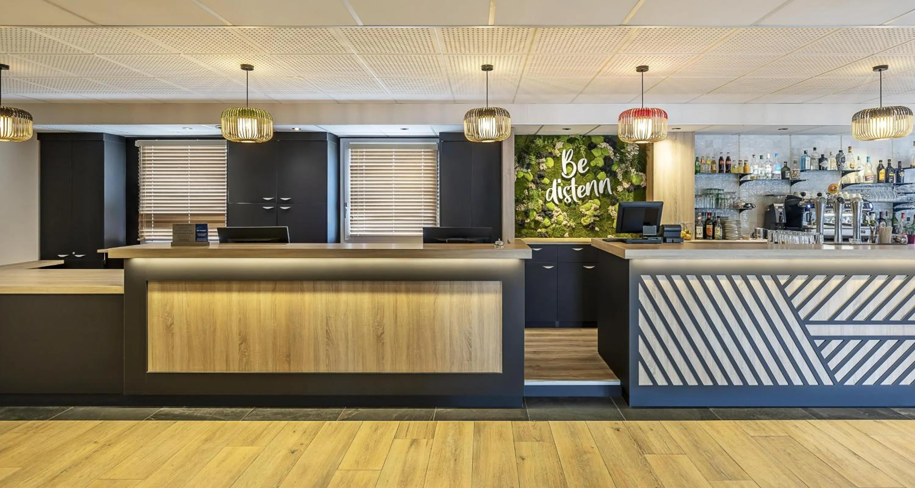 Lobby or reception in Best Western Côte des Sables Plouescat