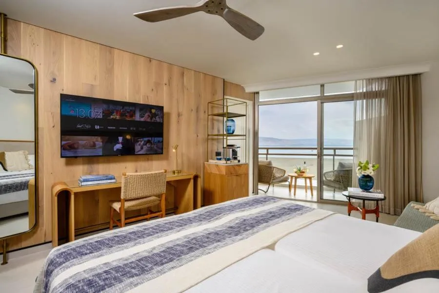 Bedroom, Bed in Leonardo Plaza Hotel Tiberias