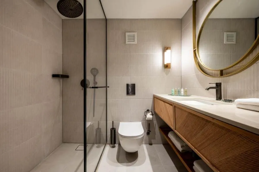 Shower in Leonardo Plaza Hotel Tiberias