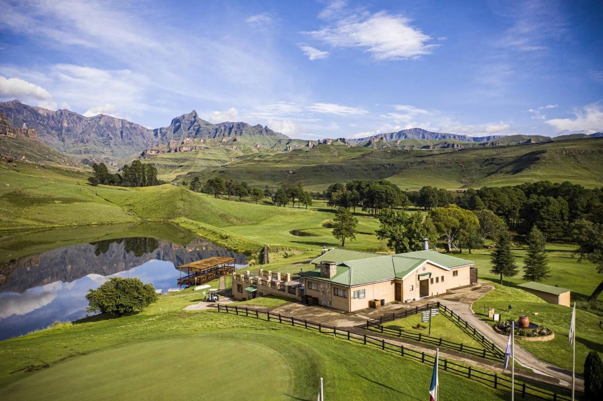 Golfcourse in Gooderson Drakensberg Gardens Golf & Spa Resort