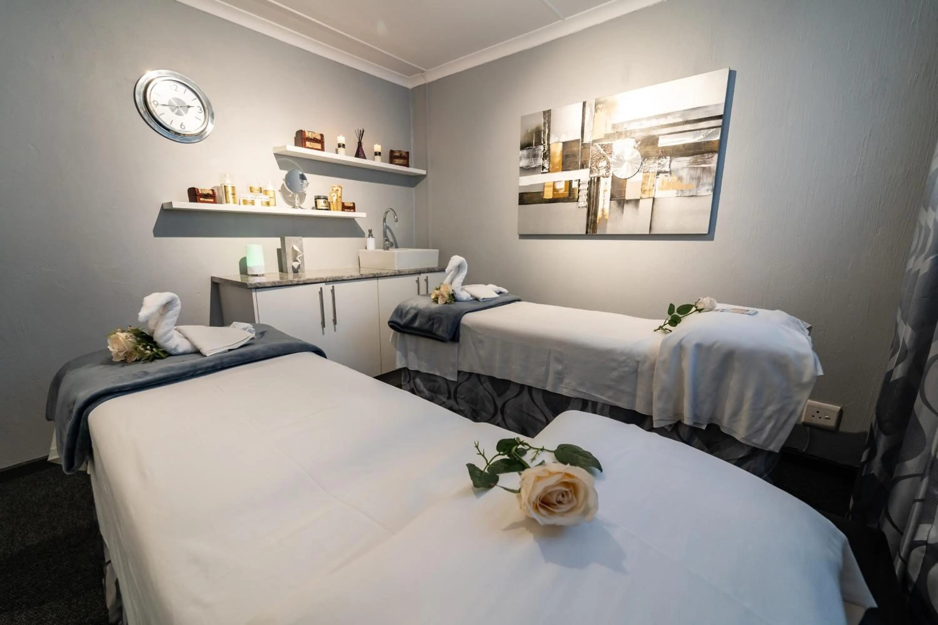 Spa and wellness centre/facilities, Bed in Gooderson Drakensberg Gardens Golf & Spa Resort