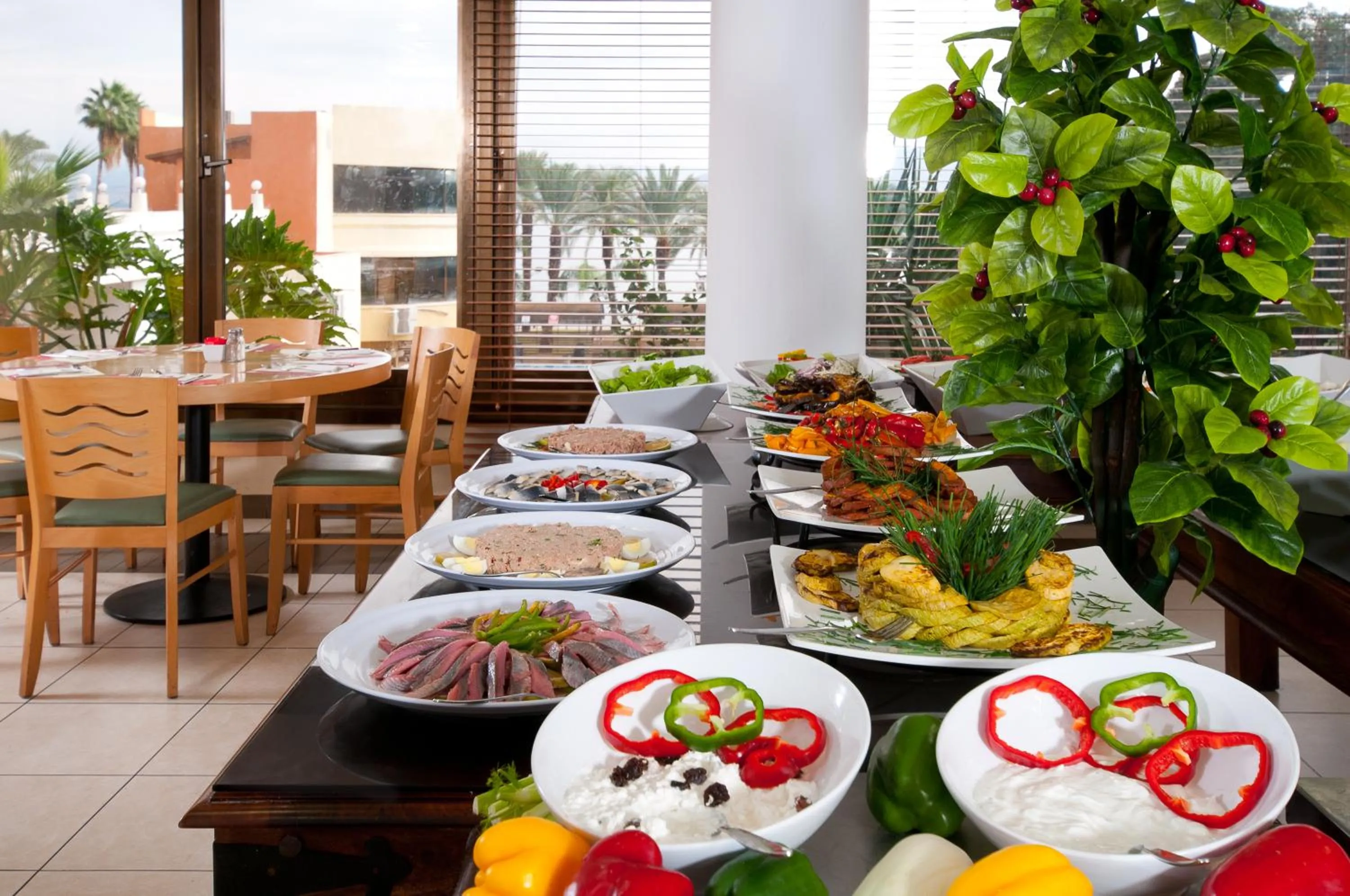 Restaurant/places to eat in Leonardo Hotel Tiberias