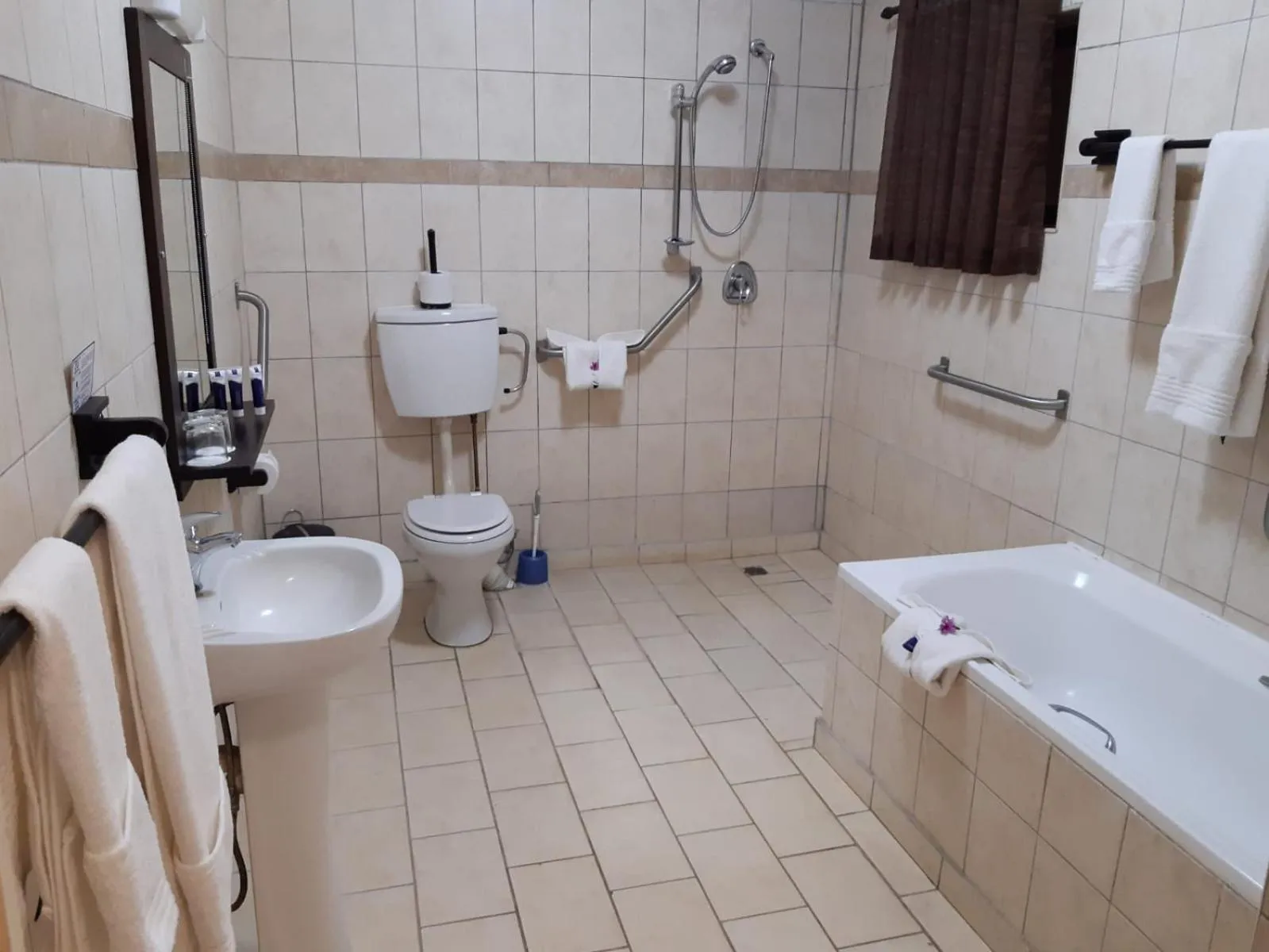 Bathroom in Gooderson Natal Spa Hot Springs Resort