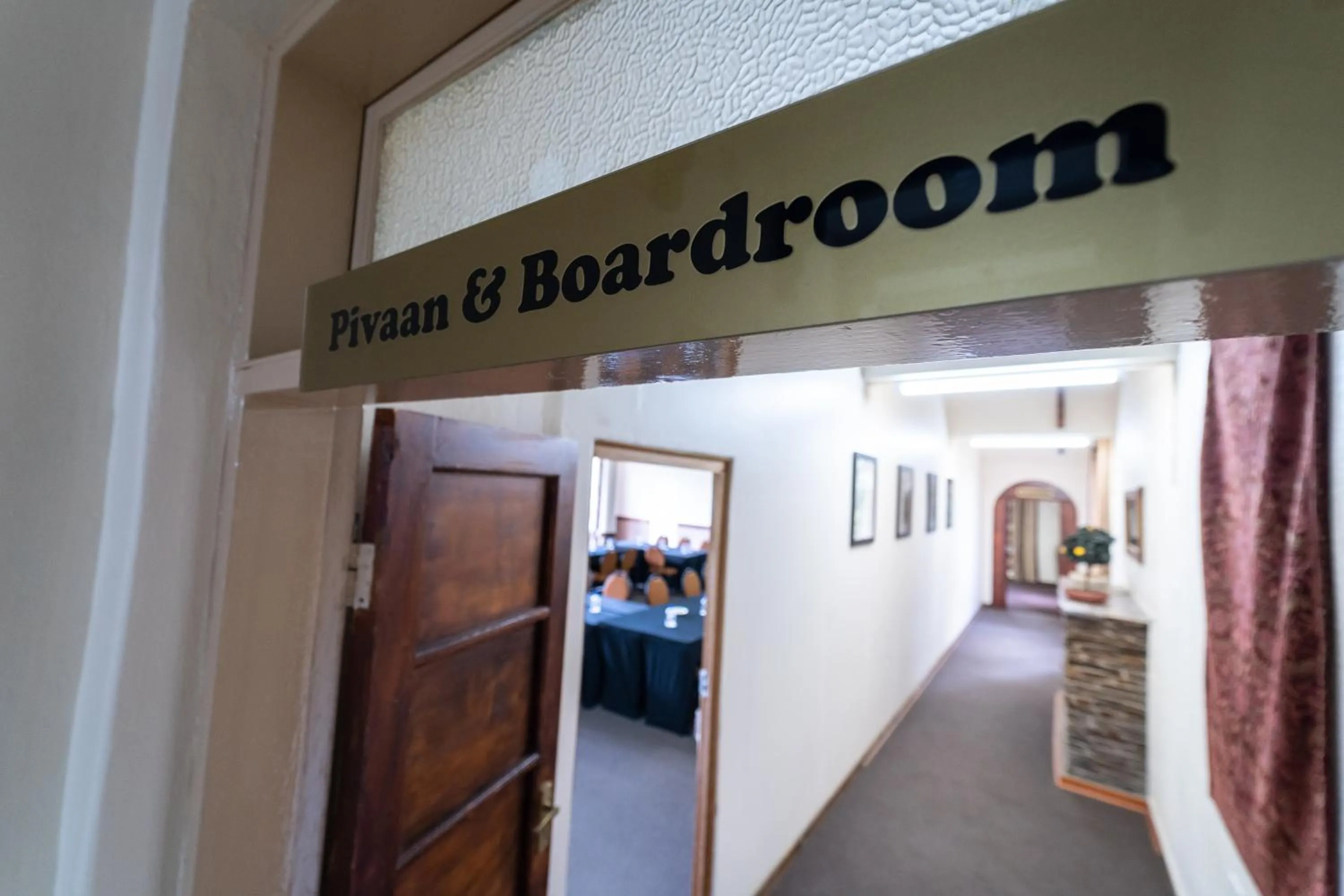 Facade/entrance, Bed in Gooderson Natal Spa Hot Springs Resort