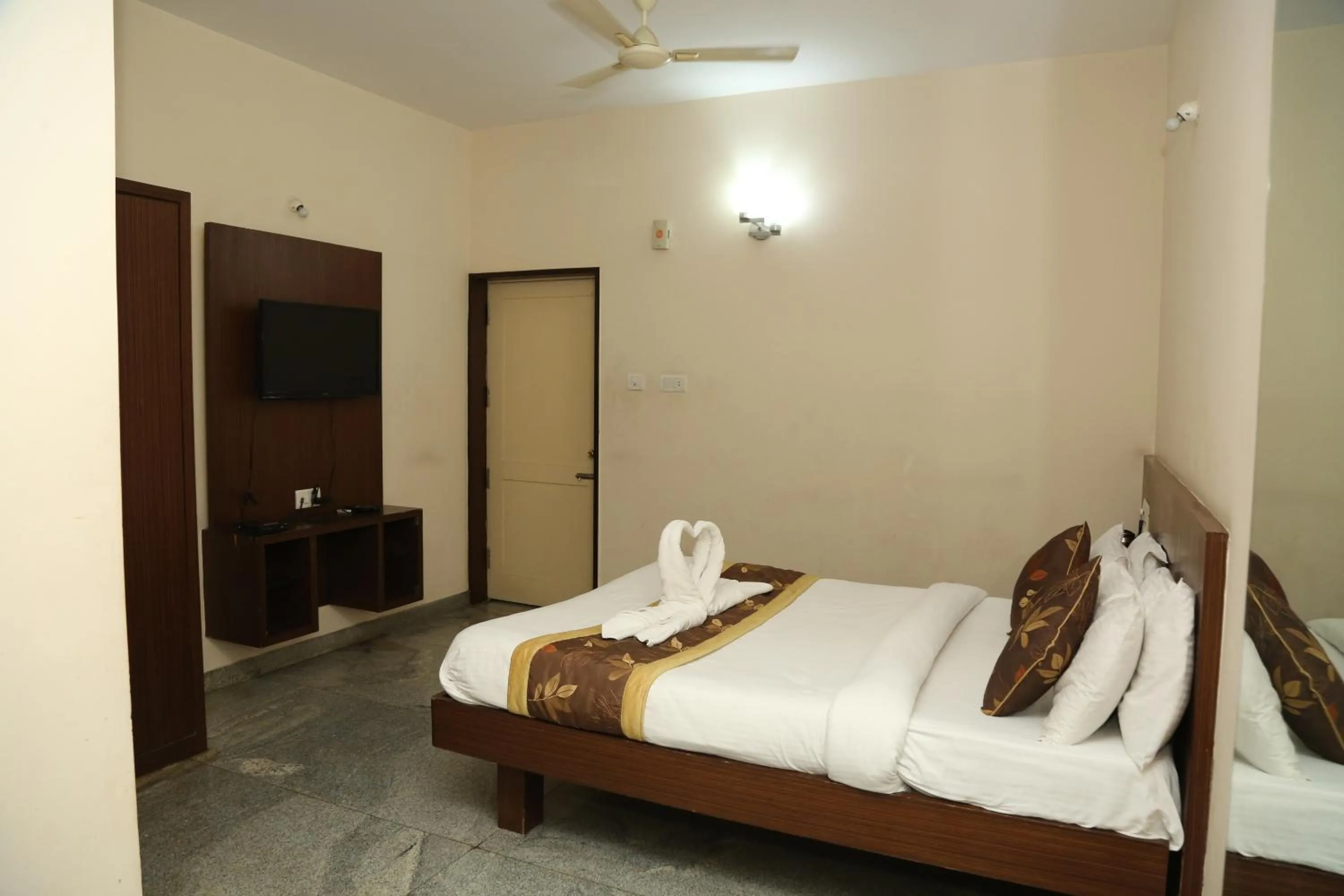 Photo of the whole room in Soundarya Hotel